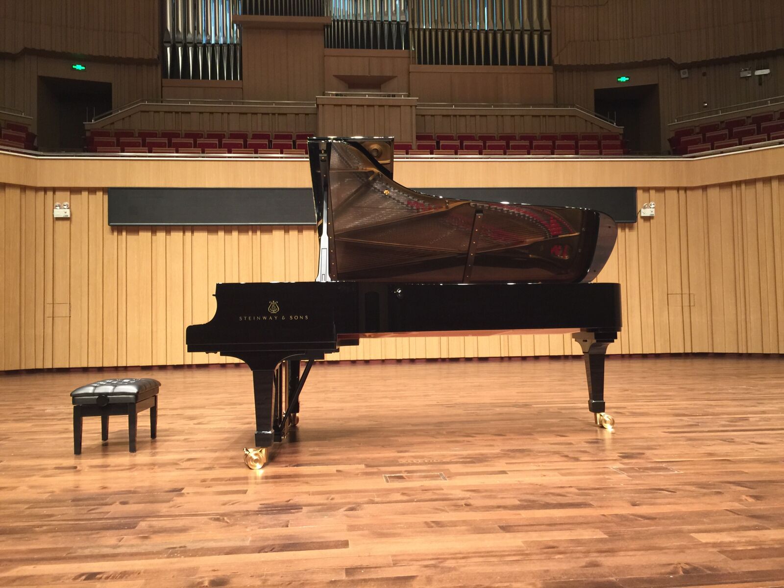 iPhone 6 Plus back camera 4.15mm f/2.2 sample photo. Changsha concert hall, stage photography