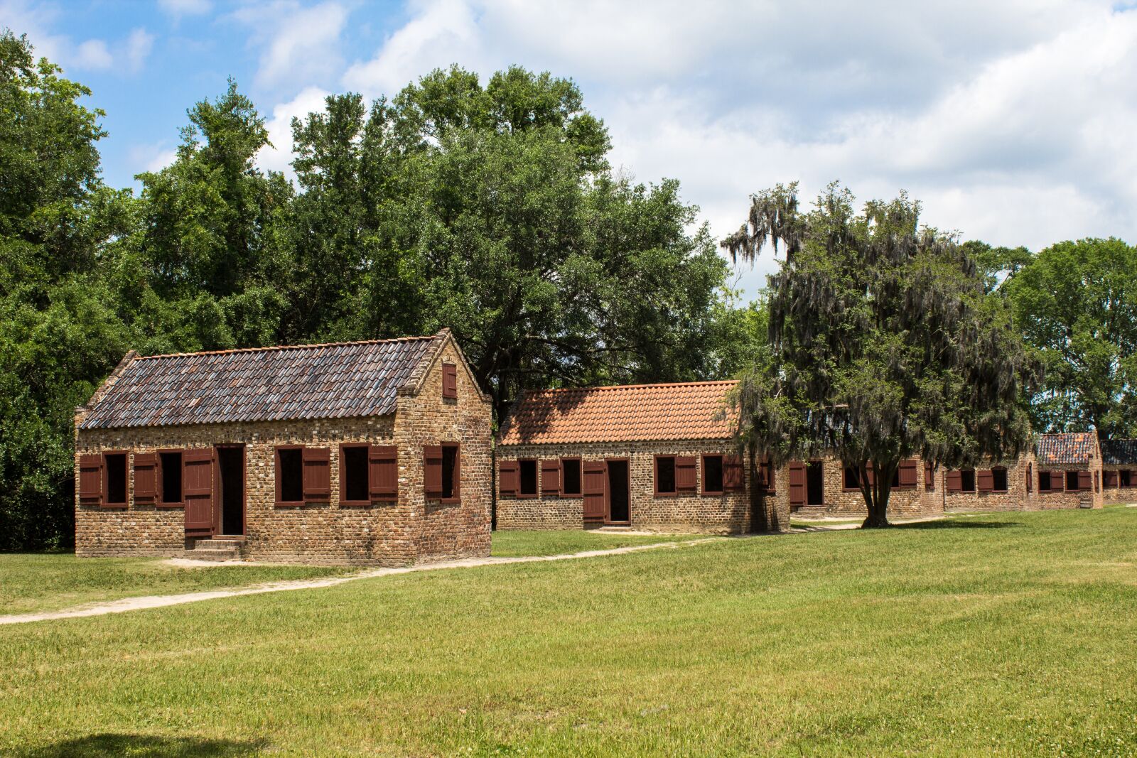 Canon EOS 600D (Rebel EOS T3i / EOS Kiss X5) sample photo. Plantation, slave quarters, slavery photography