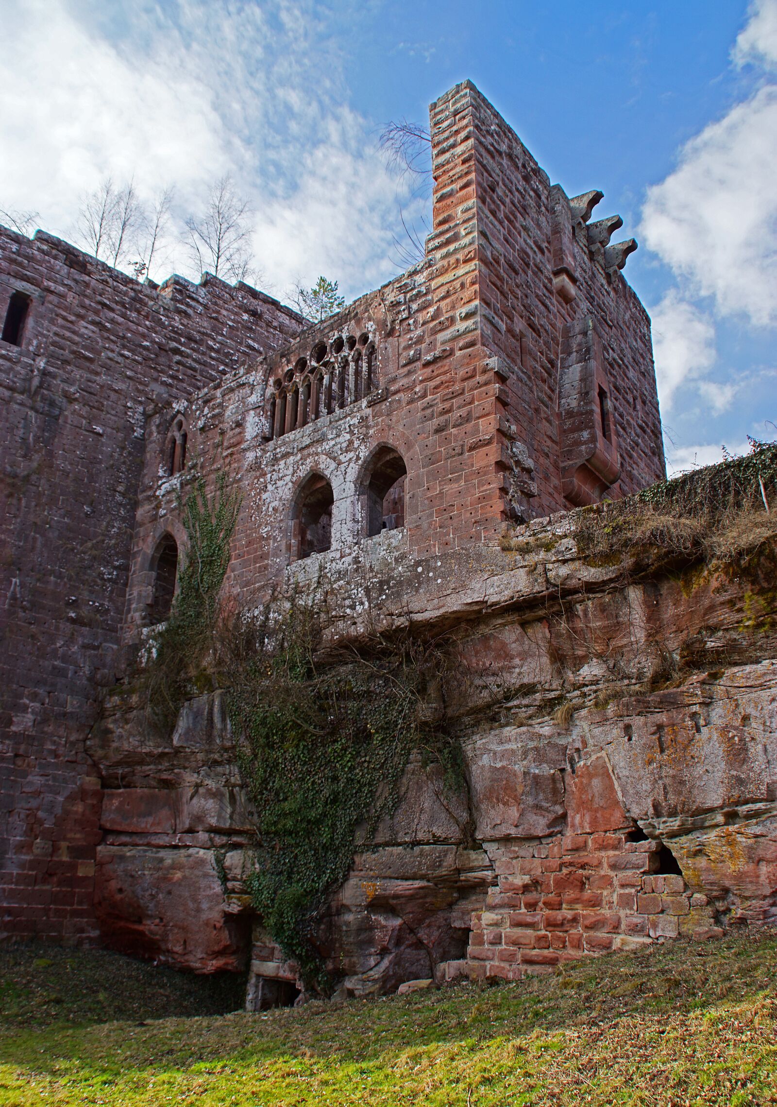 Sony SLT-A68 + Sony DT 18-200mm F3.5-6.3 sample photo. Ruin, castle, heritage photography