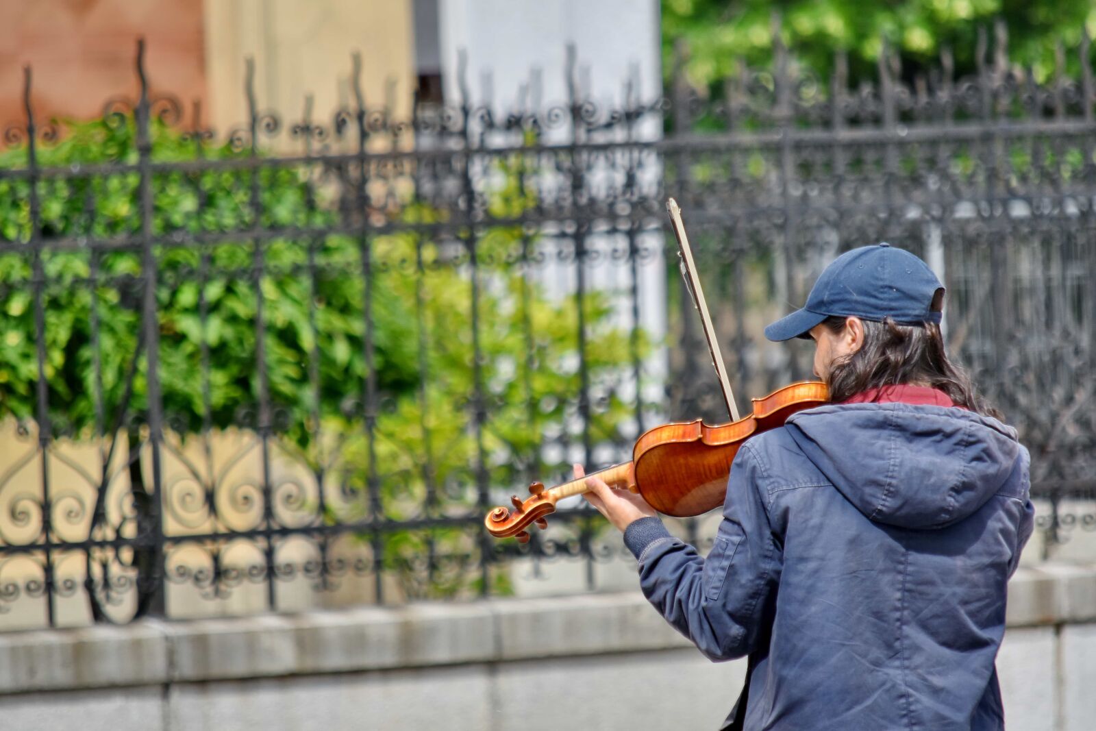 Nikon D5500 sample photo. Artist, musician, street, violin photography