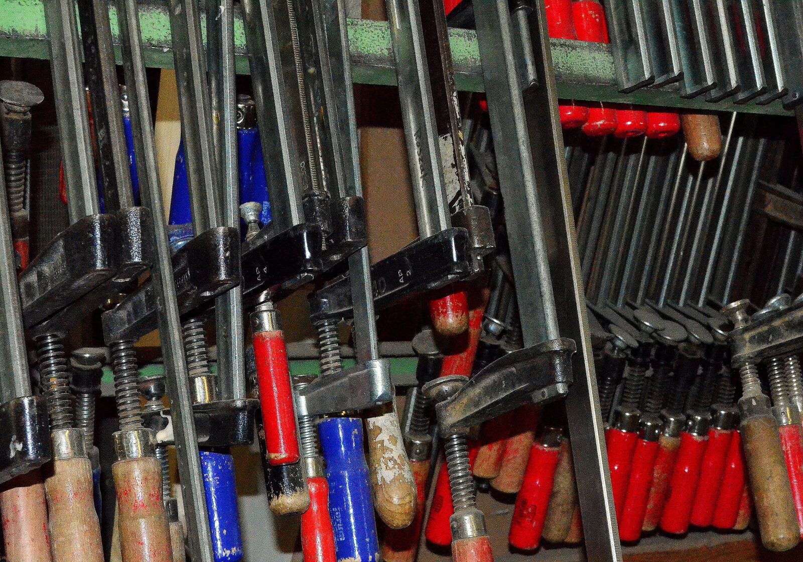 Nikon D5100 sample photo. Tool, screw clamp, joinery photography