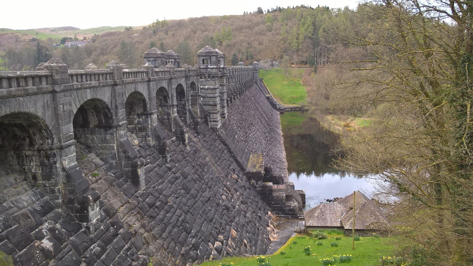 Microsoft Lumia 640 LTE sample photo. Dam, reservoir, wales photography