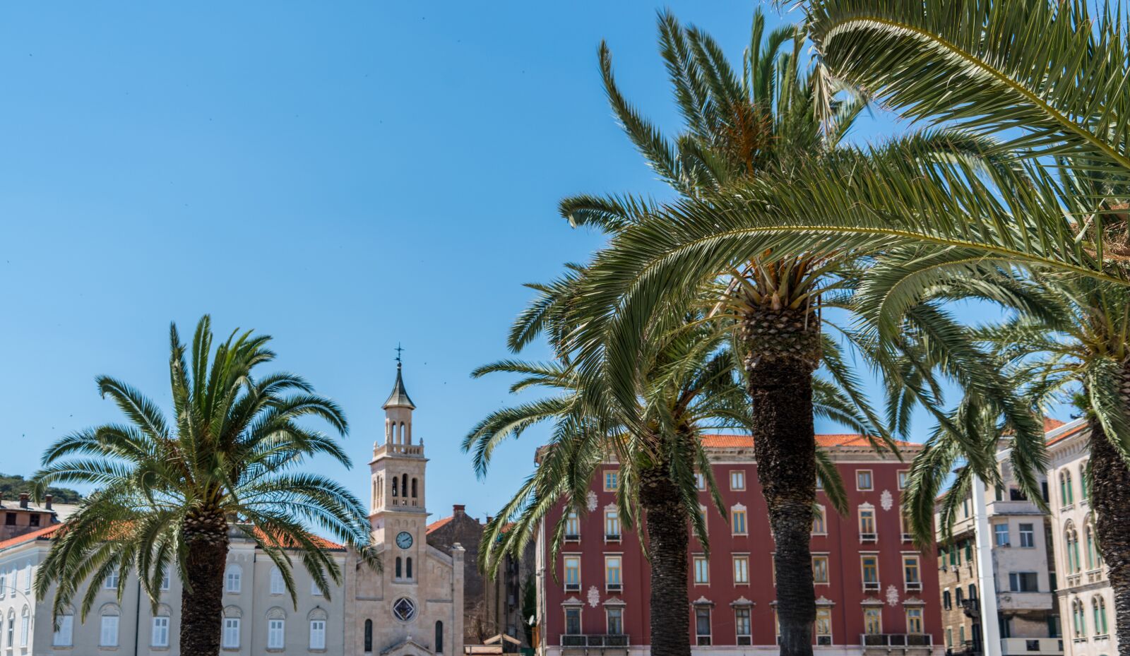 Sony a7R II + Sony FE 24-240mm F3.5-6.3 OSS sample photo. Split, croatia, architecture photography