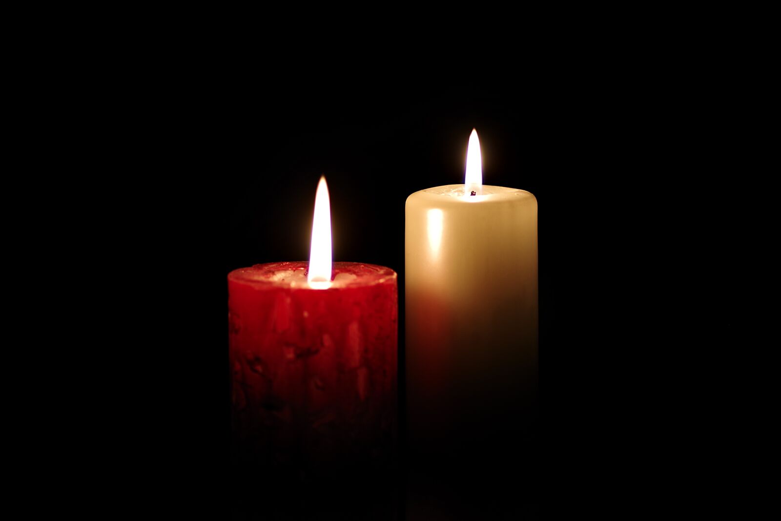 Pentax K-S2 sample photo. Candles, fire, the flame photography