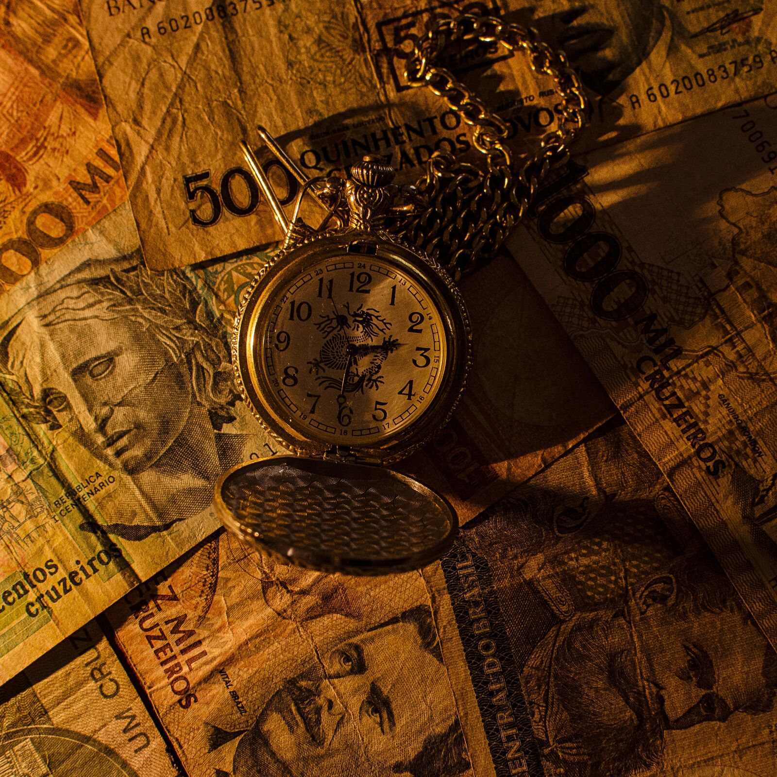 Nikon D5100 sample photo. Watch, money, old clock photography