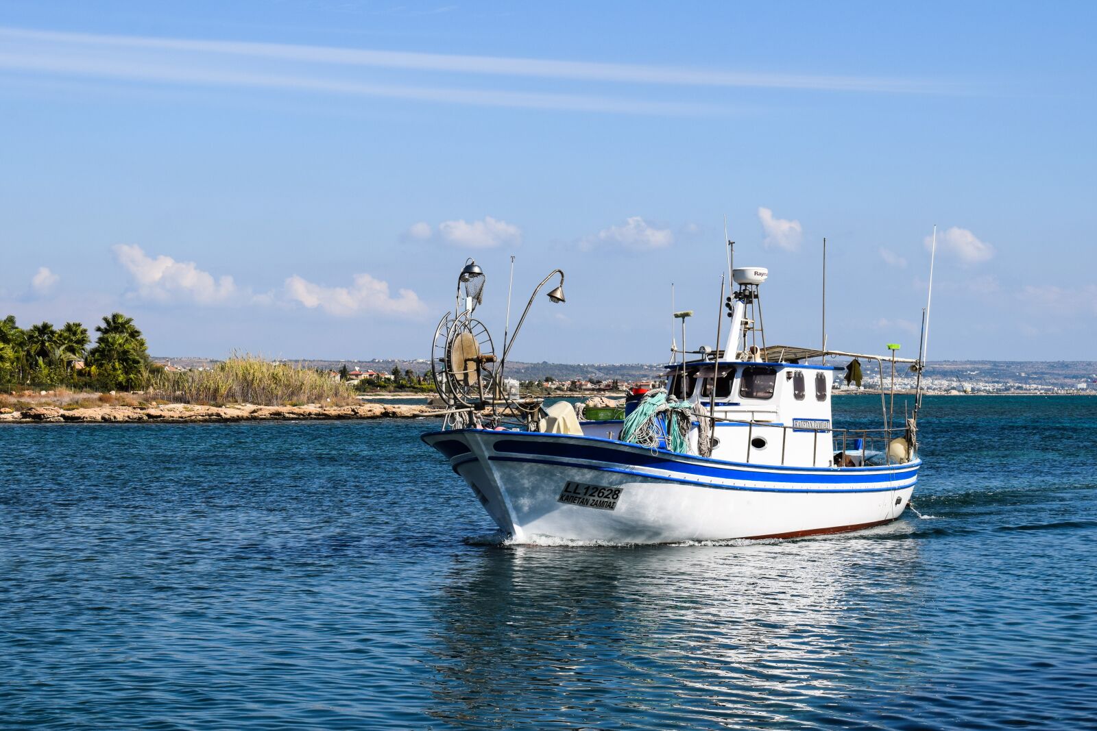 Nikon D3300 sample photo. Fishing boat, traditional, sea photography