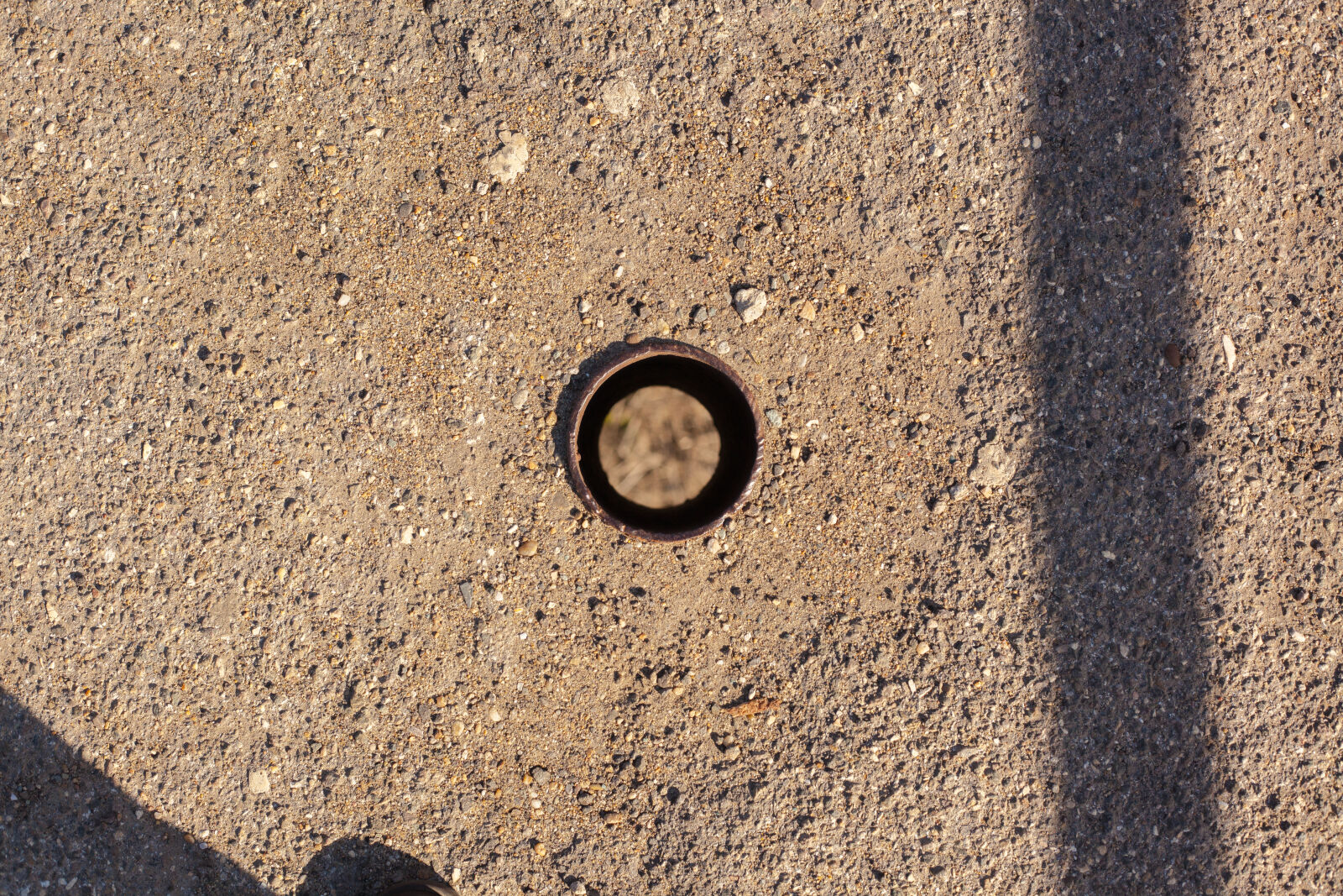 Canon EF 50mm F1.8 II sample photo. Bridge, hole, street photography