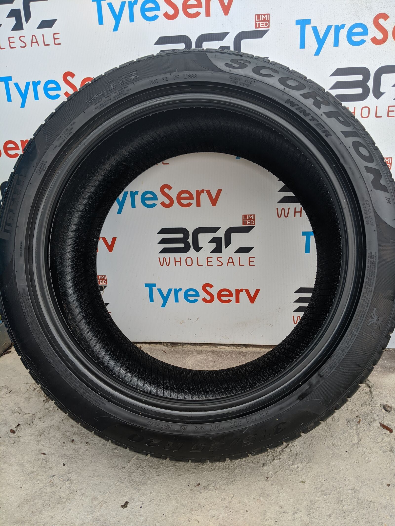 Google Pixel 3a XL sample photo. Tyre, part, worn photography