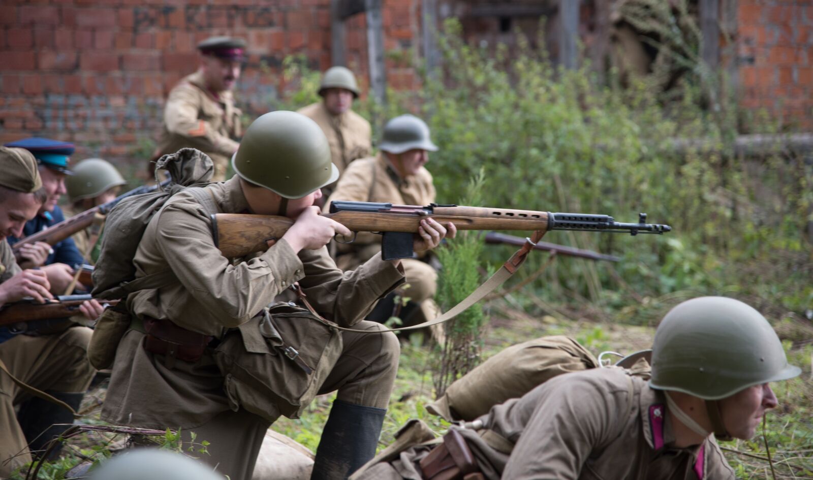 Nikon D750 sample photo. Soldiers, attack, the second photography