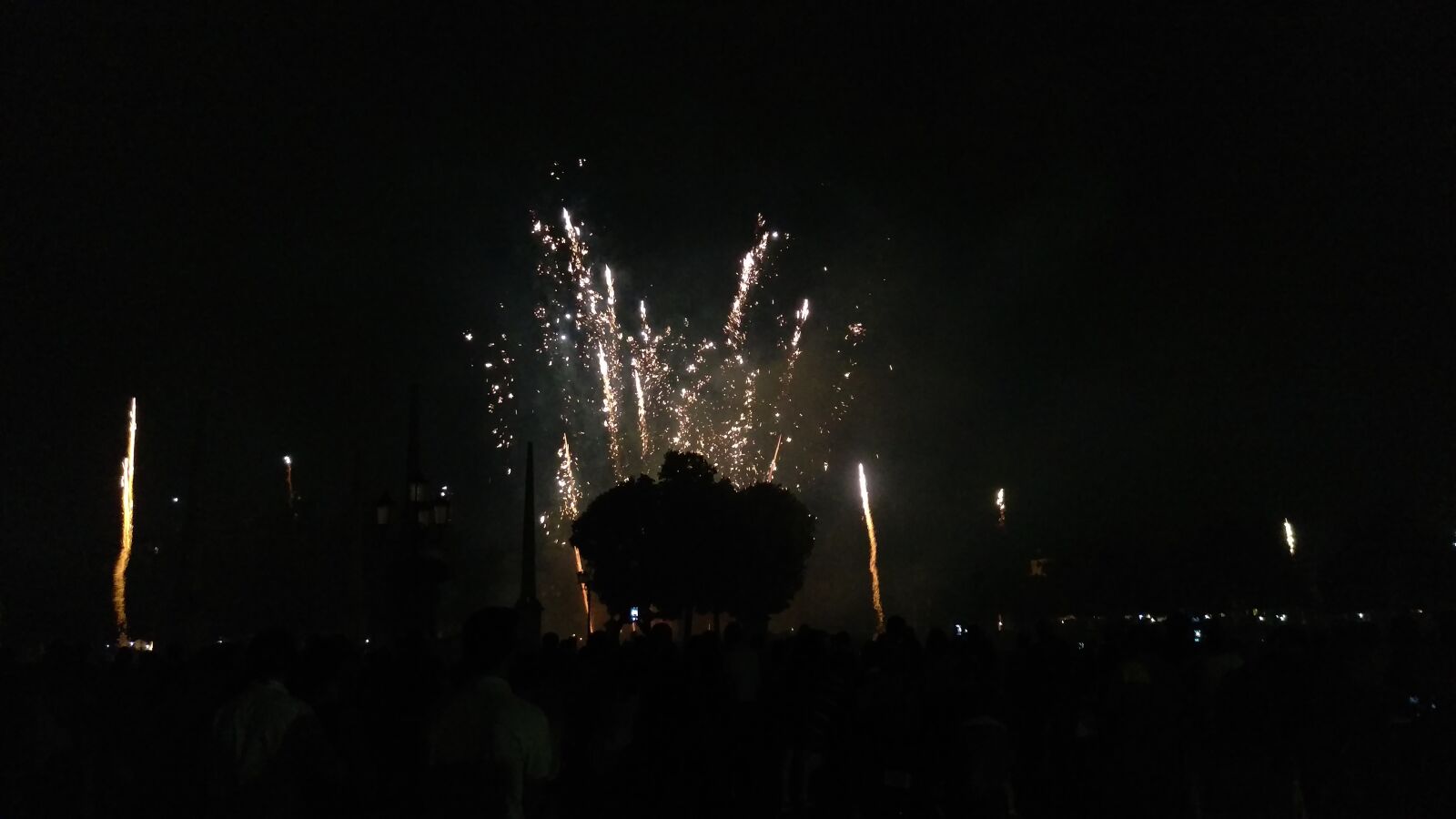 HTC ONE M9 sample photo. Fireworks, night, night, lights photography