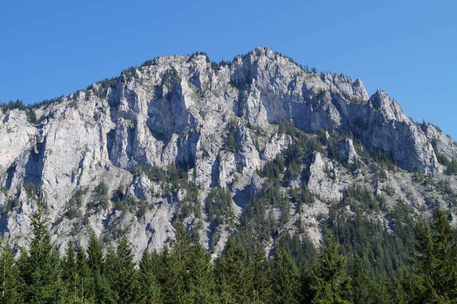 Sony DT 18-55mm F3.5-5.6 SAM II sample photo. Mountains, hiking, high mountains photography