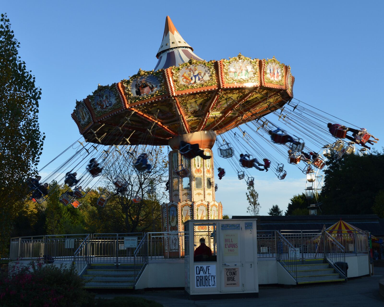 Nikon D3200 sample photo. Fairground, ride, lightwater valley photography
