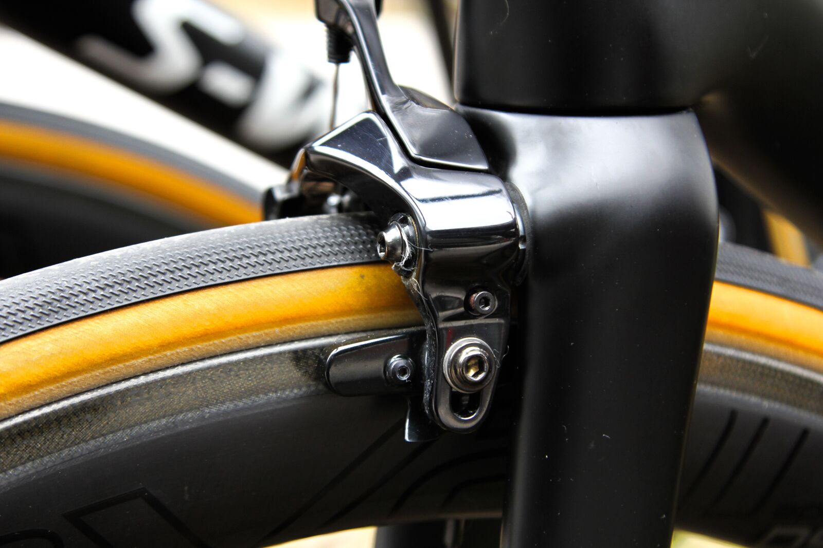 Canon EOS 60D + Canon EF 24-105mm F4L IS USM sample photo. Brake, braking clogs, wheel photography