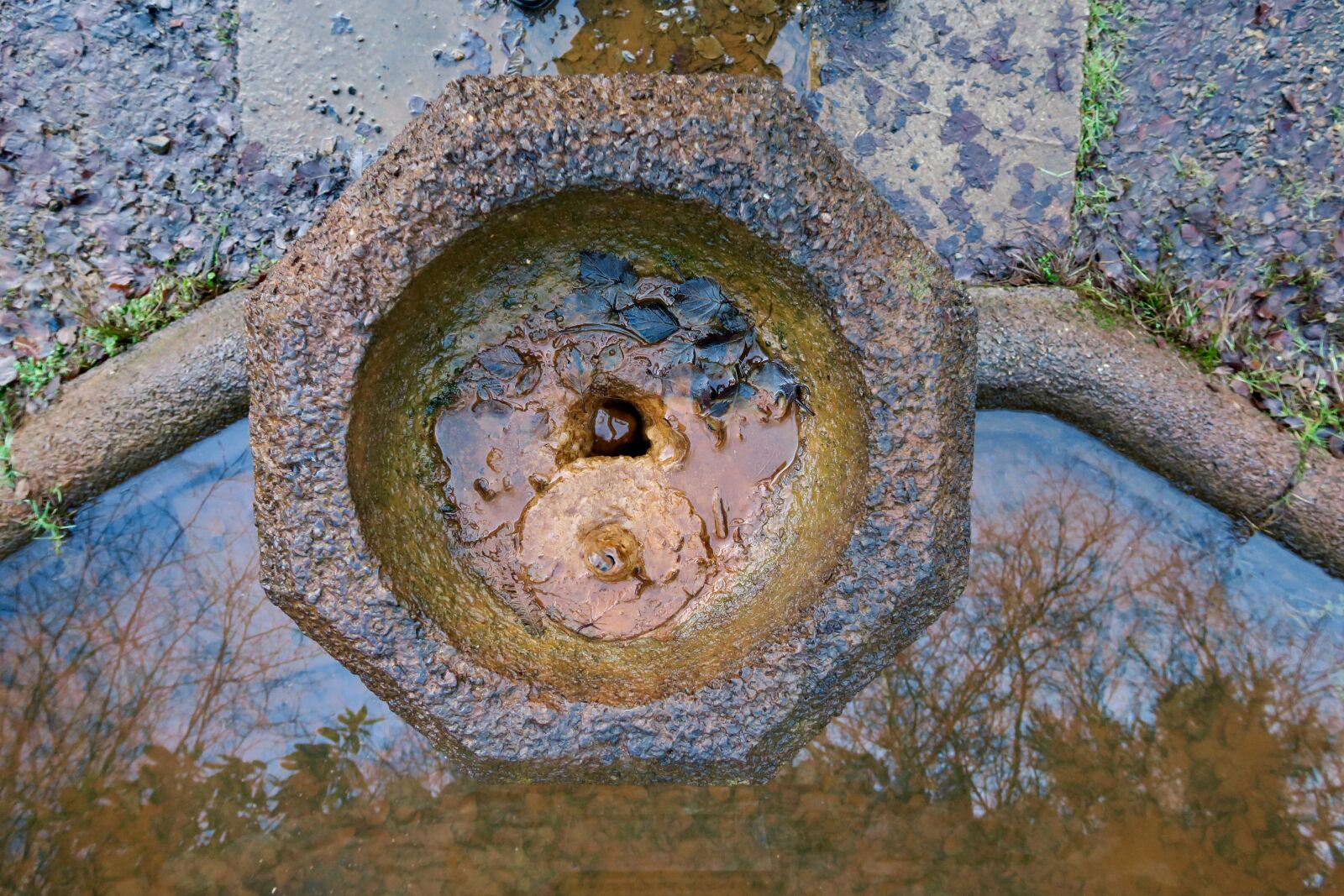 Canon PowerShot G7 X sample photo. Water, pierre, geometry photography