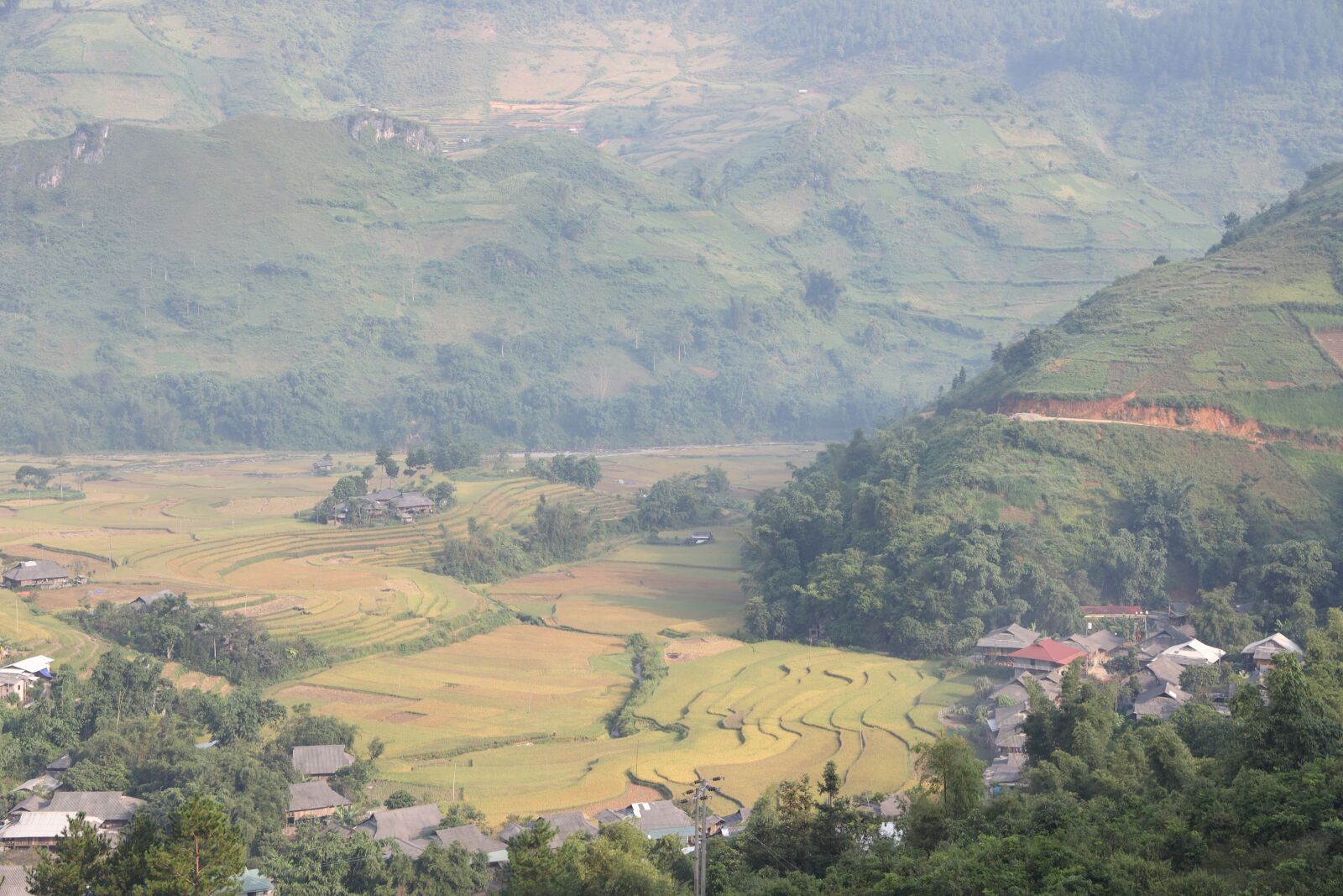 Canon RF 24-105mm F4L IS USM sample photo. Mountain, terraces, village photography