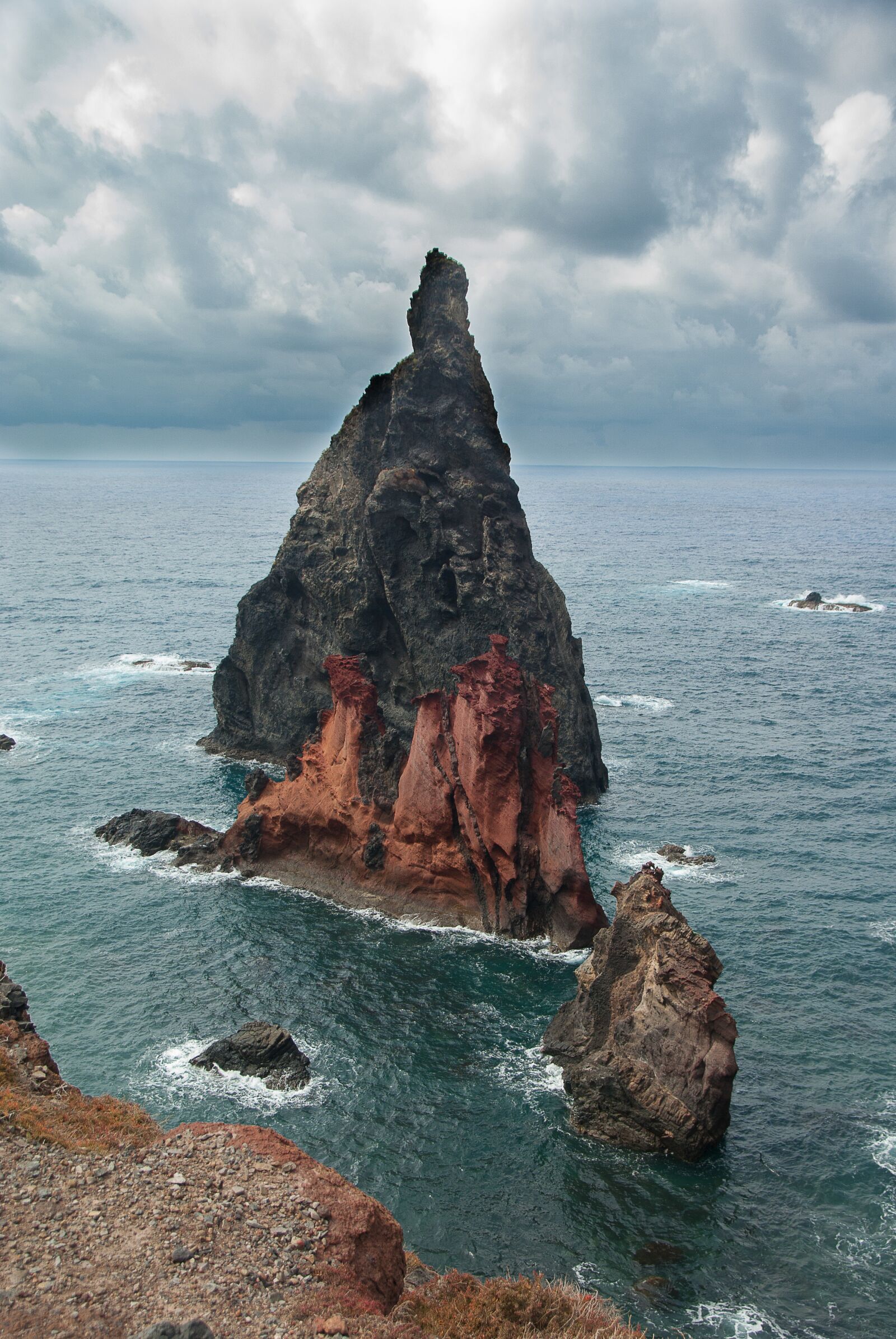Pentax K10D sample photo. Madeira, cliffs, portugal photography