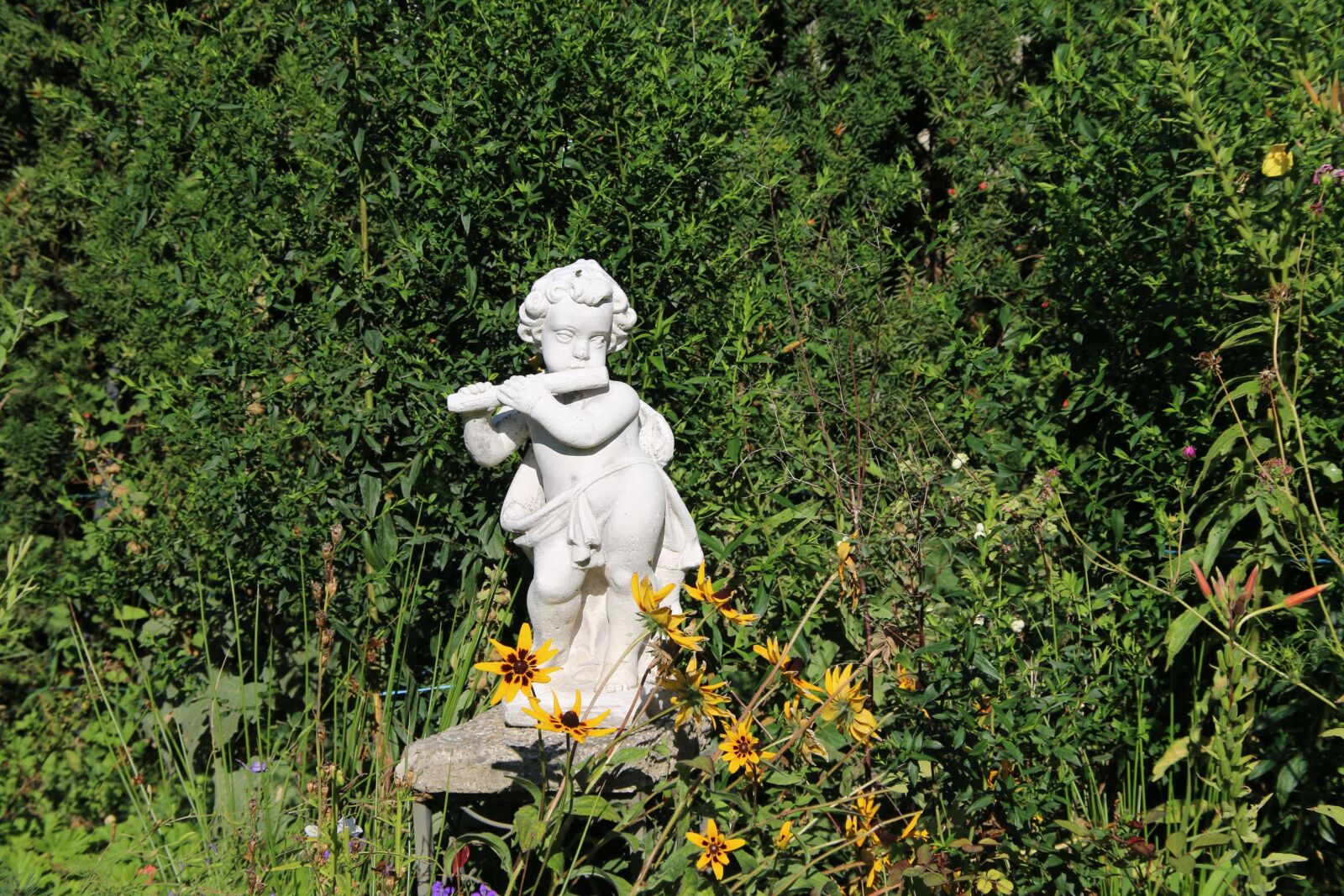 Canon EOS 70D sample photo. Gartendeko, figure, flautist photography