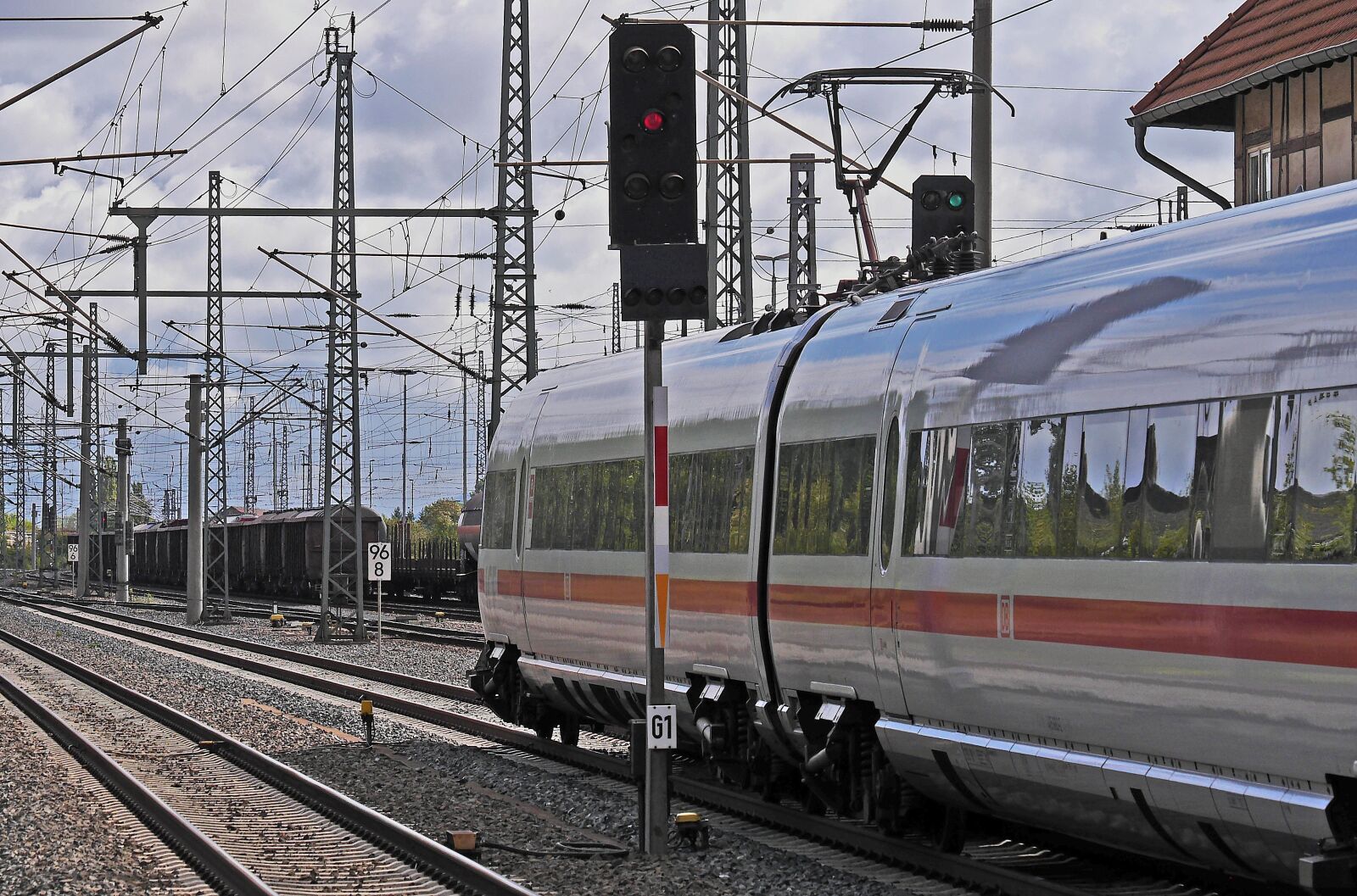 Panasonic Lumix DMC-GH3 sample photo. Railway, railway station, exit photography