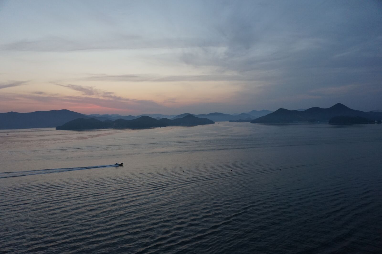 Sony Alpha a5000 (ILCE 5000) sample photo. Sea, sunrise version, landscape photography