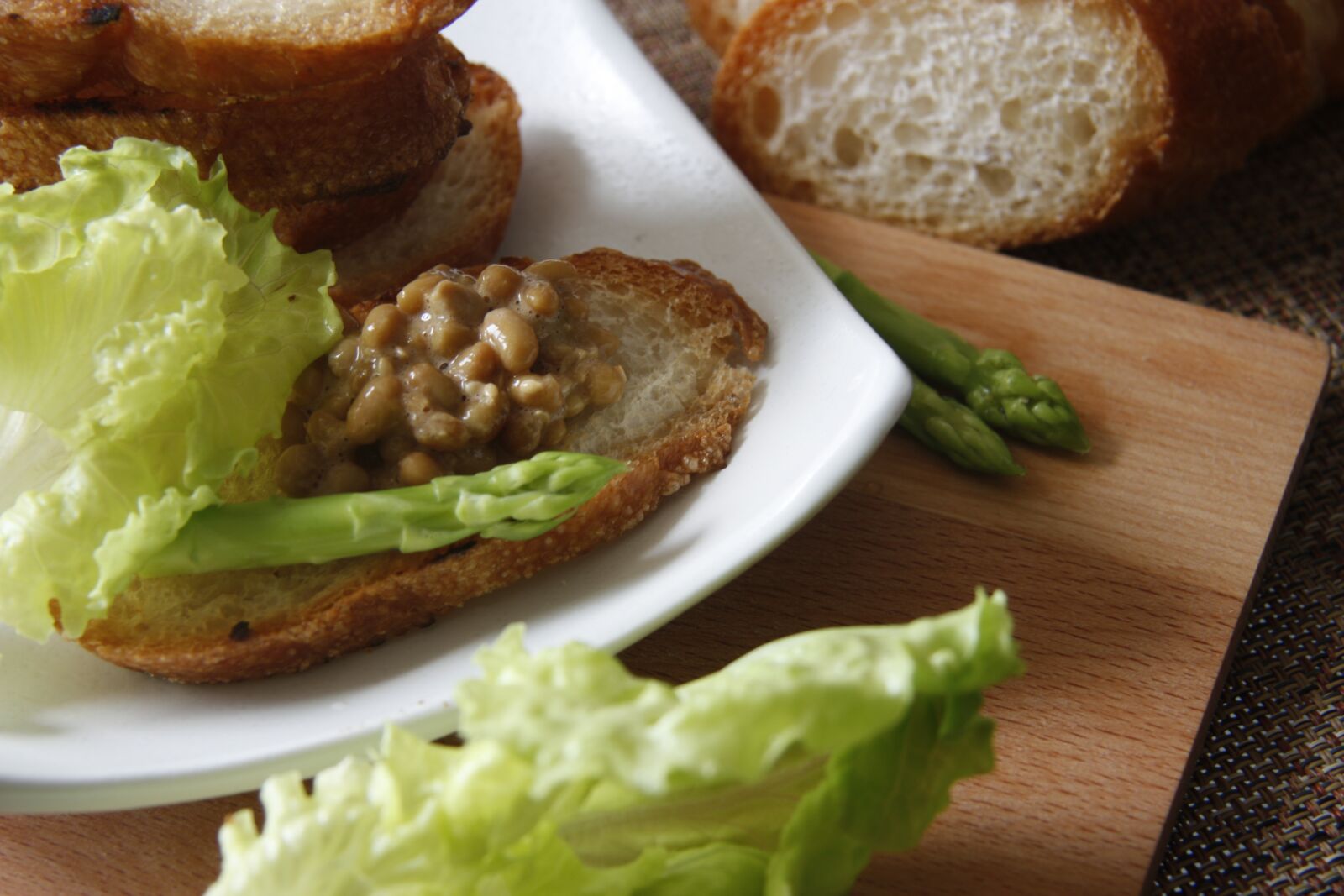 Canon EOS 450D (EOS Rebel XSi / EOS Kiss X2) sample photo. Bread, natto, food photography