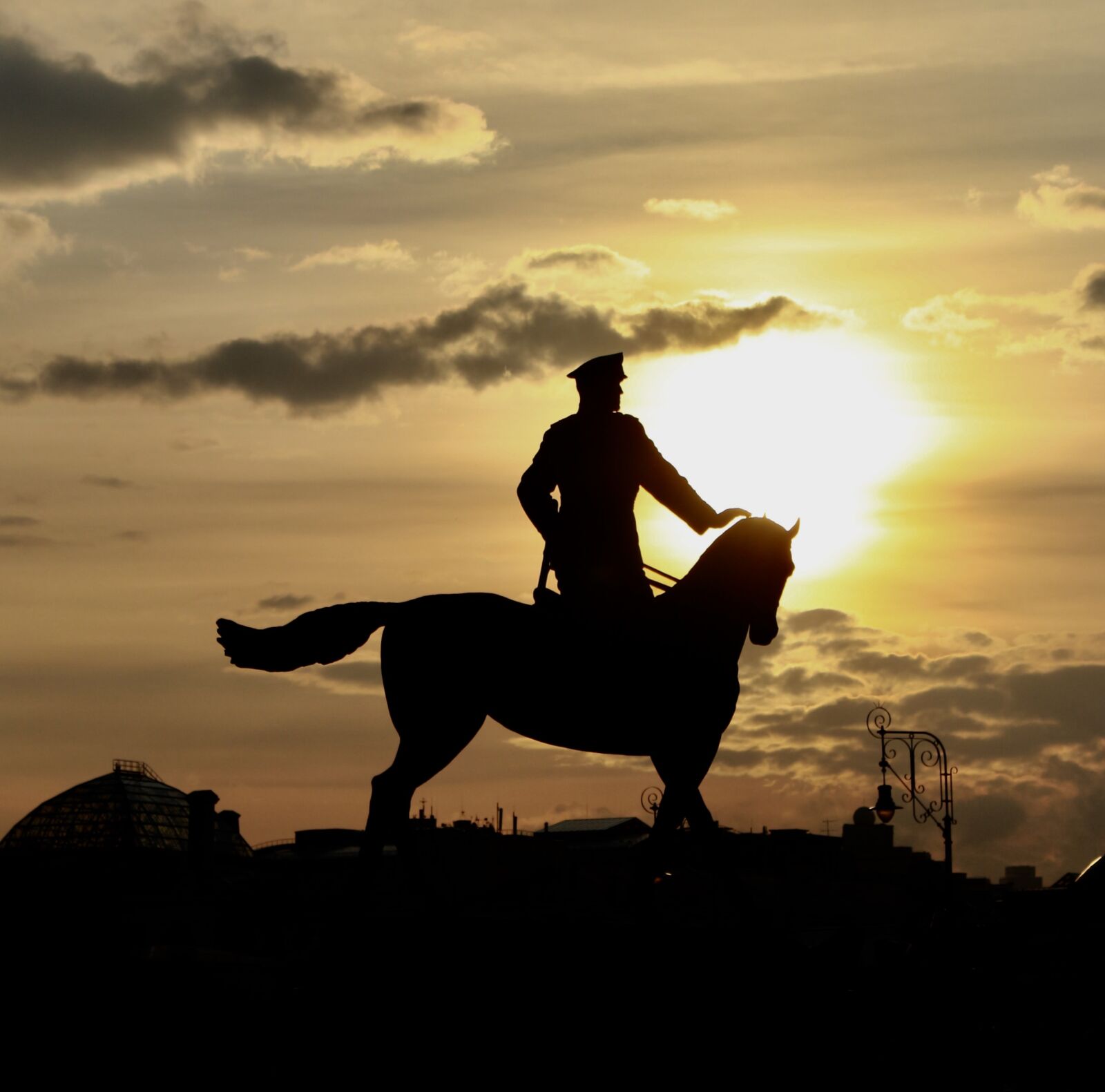 Canon EOS 700D (EOS Rebel T5i / EOS Kiss X7i) sample photo. Sunset, monument, russia photography