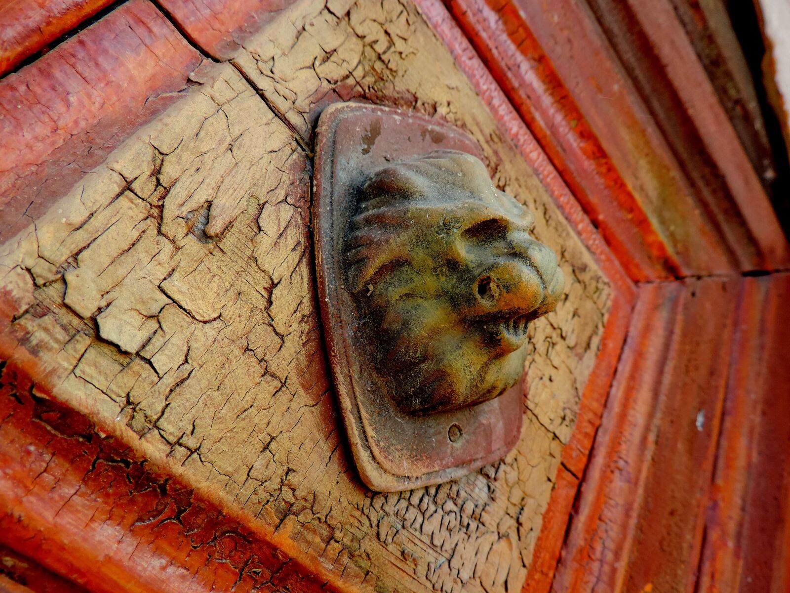 Nikon Coolpix P520 sample photo. Brass, cast iron, decoration photography
