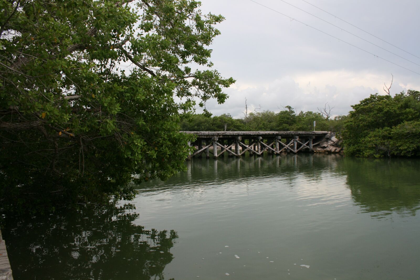 Canon EOS 400D (EOS Digital Rebel XTi / EOS Kiss Digital X) sample photo. Bridge, river, vintage photography