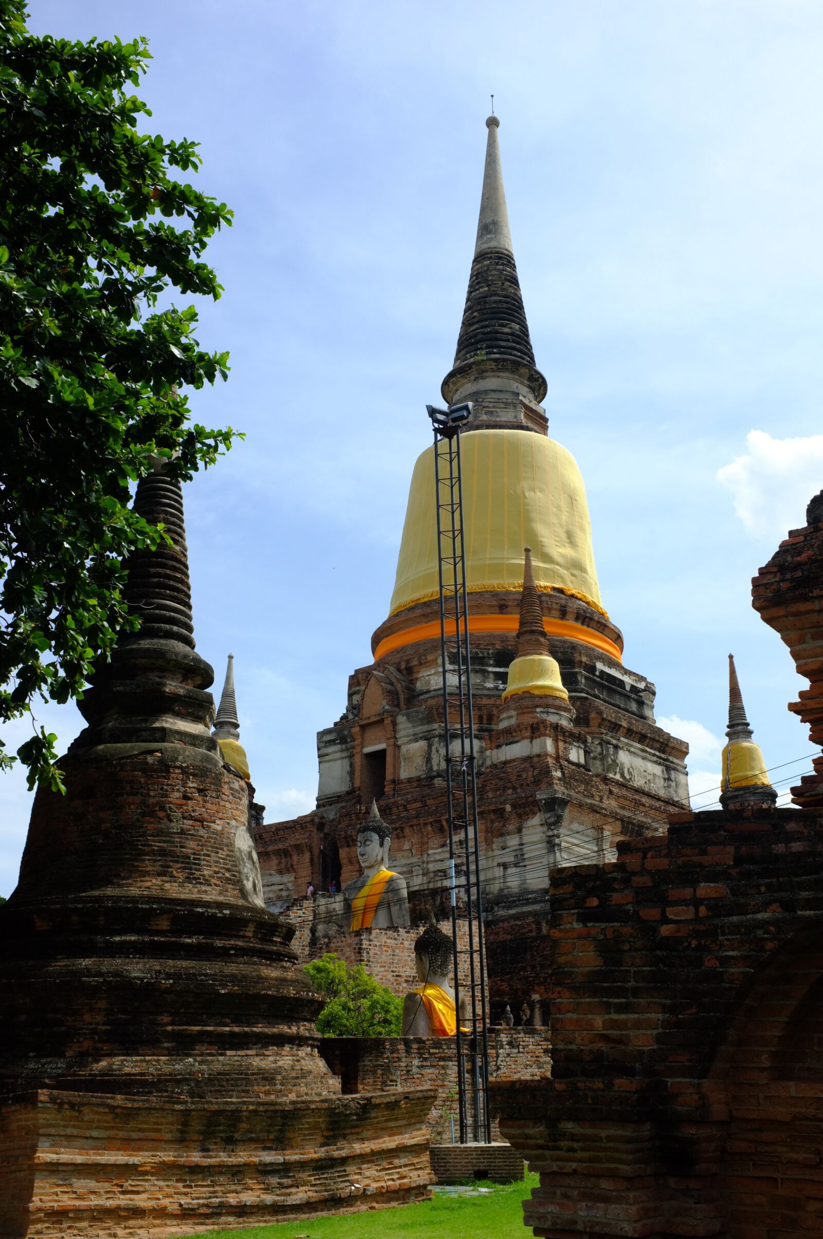 Fujifilm FinePix X100 sample photo. Ayutthaya old, pagoda, phra photography