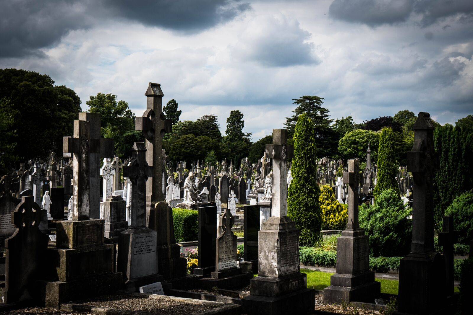 Sony a6500 + Sony Vario-Tessar T* E 16-70mm F4 ZA OSS sample photo. Glasnevin, dublin, ireland photography