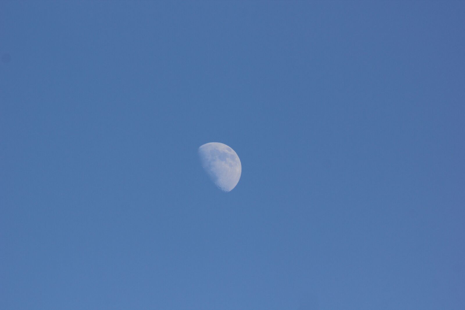 Canon EOS 550D (EOS Rebel T2i / EOS Kiss X4) sample photo. Luna, sky, clear photography