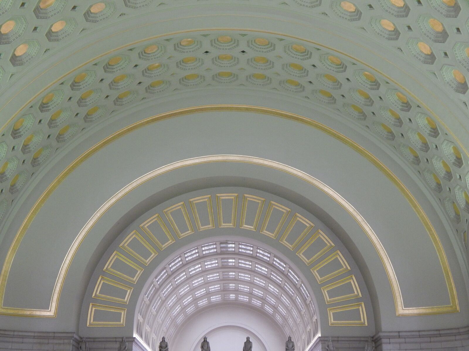 Nikon Coolpix L820 sample photo. Station, ceiling, architecture photography