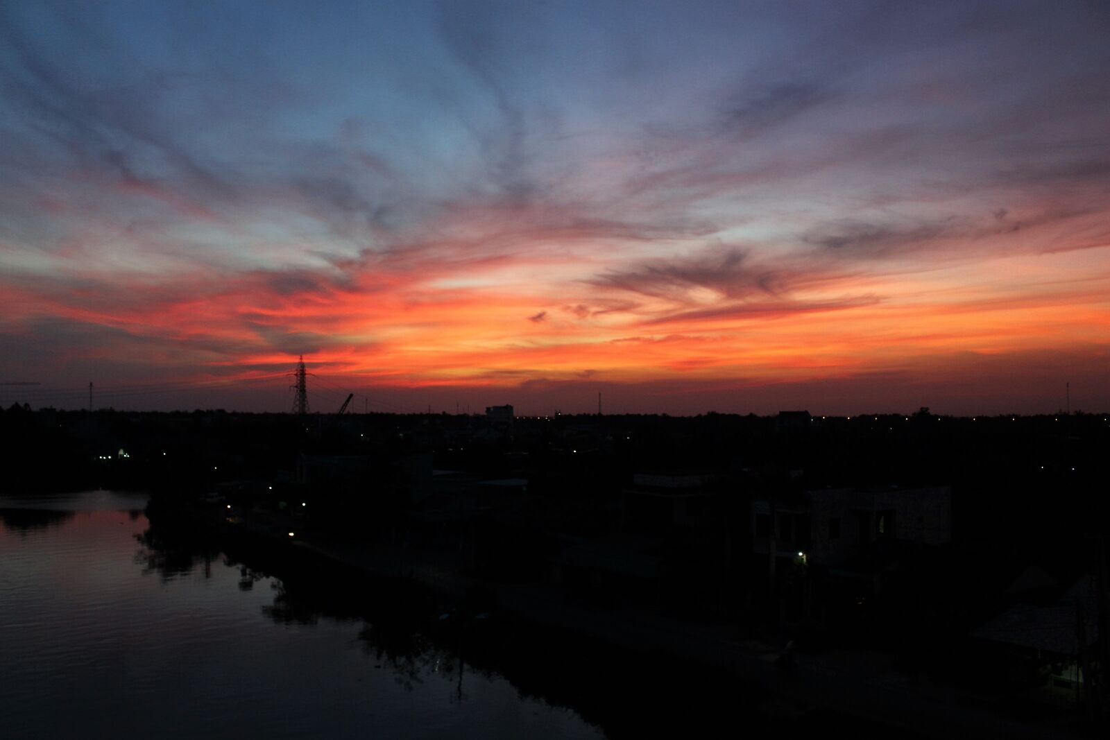 Canon EOS 700D (EOS Rebel T5i / EOS Kiss X7i) sample photo. Silhouette, photo, of, skyline photography