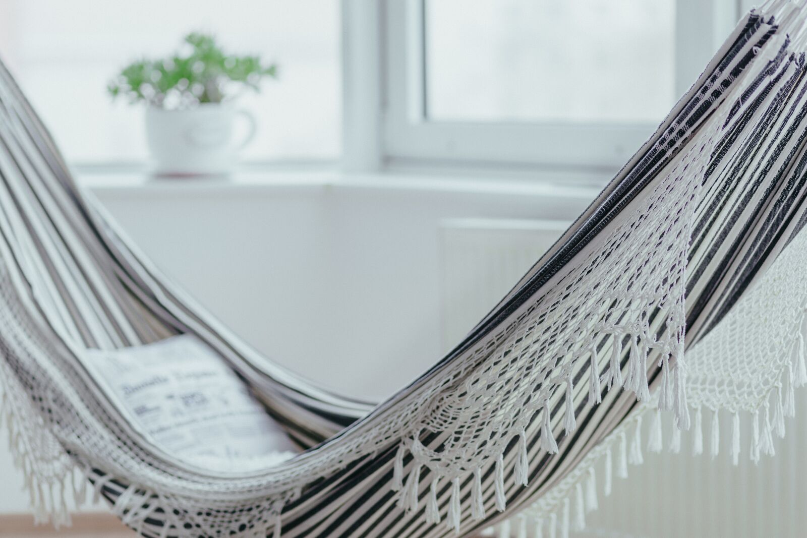 Canon EF 85mm F1.8 USM sample photo. House, home, chill photography