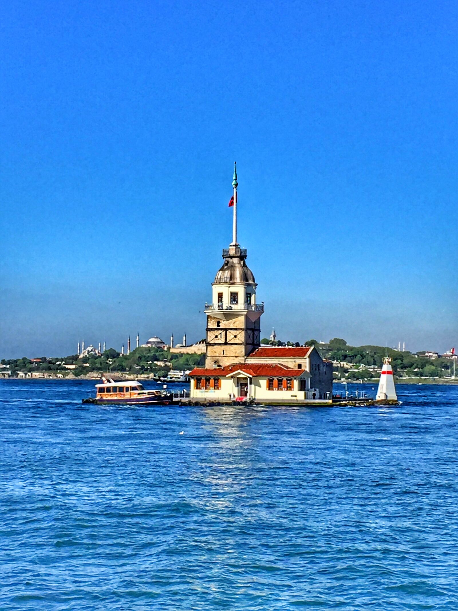 iPhone 6 back camera 4.15mm f/2.2 sample photo. Tower, maidentower photography
