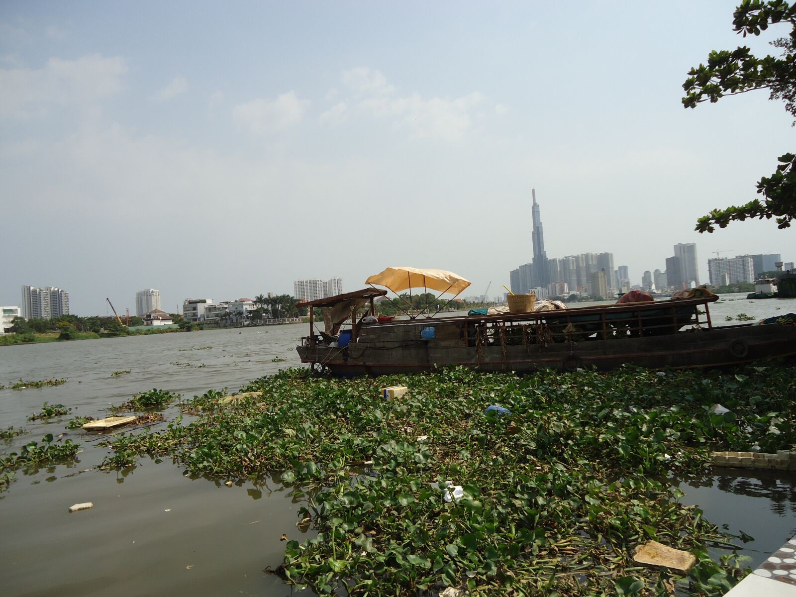 Sony Cyber-shot DSC-W530 sample photo. Saigon river landscape tow photography