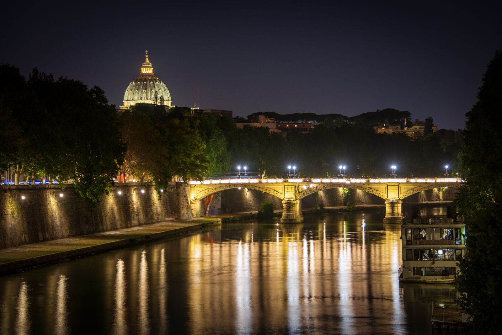 Nikon D600 sample photo. Rome, vatican, night photography