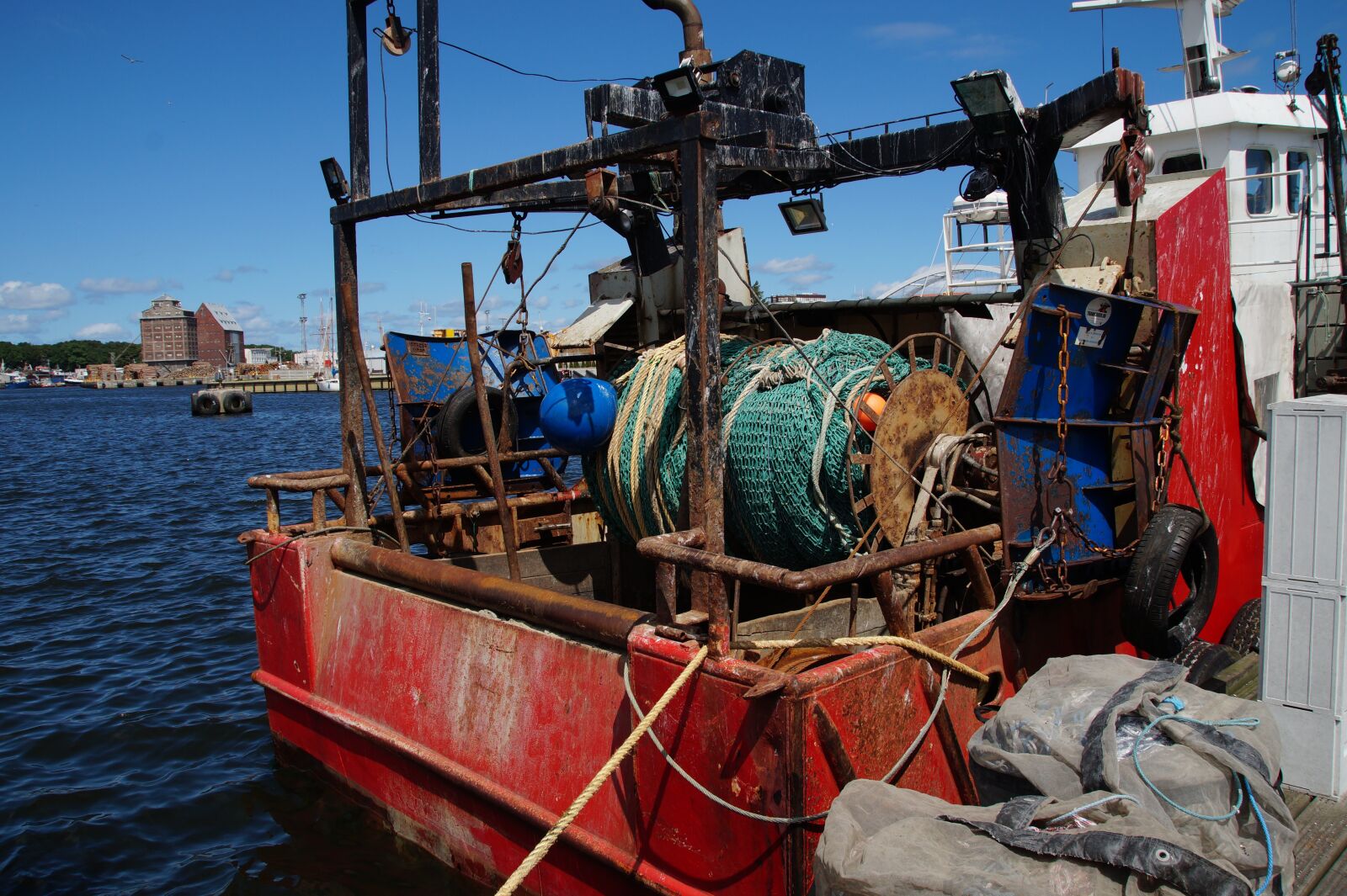 Sony SLT-A58 sample photo. Fishing, ship, port photography
