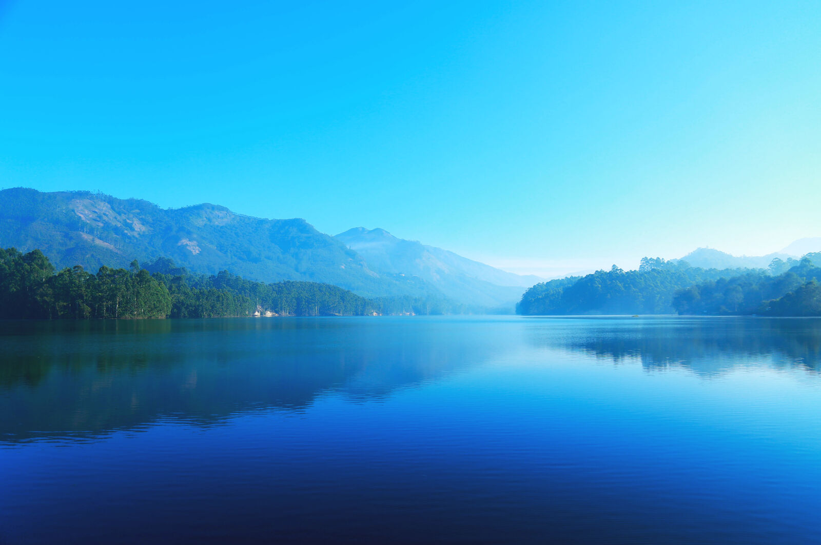 Canon EF 24-105mm F4L IS USM sample photo. Blue, mountain, sky, water photography