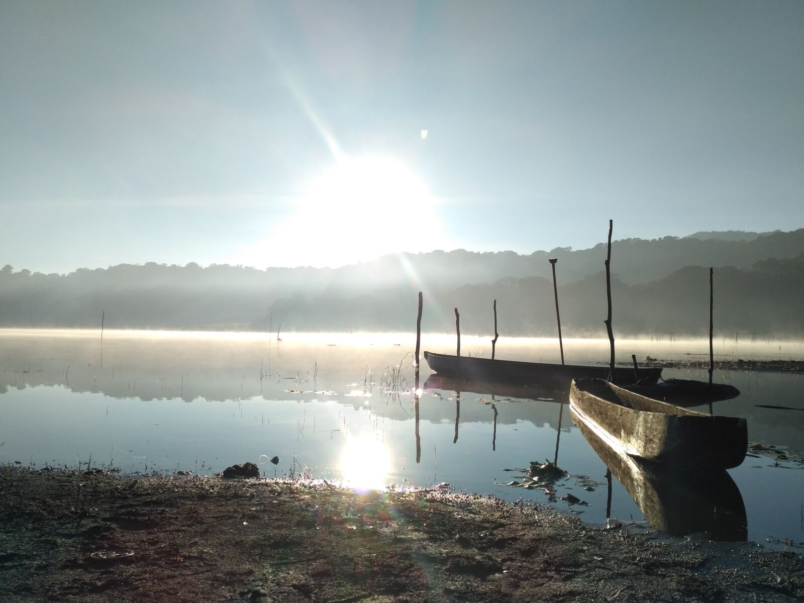 Xiaomi Redmi 3X sample photo. Alone, lake, tamblingan photography