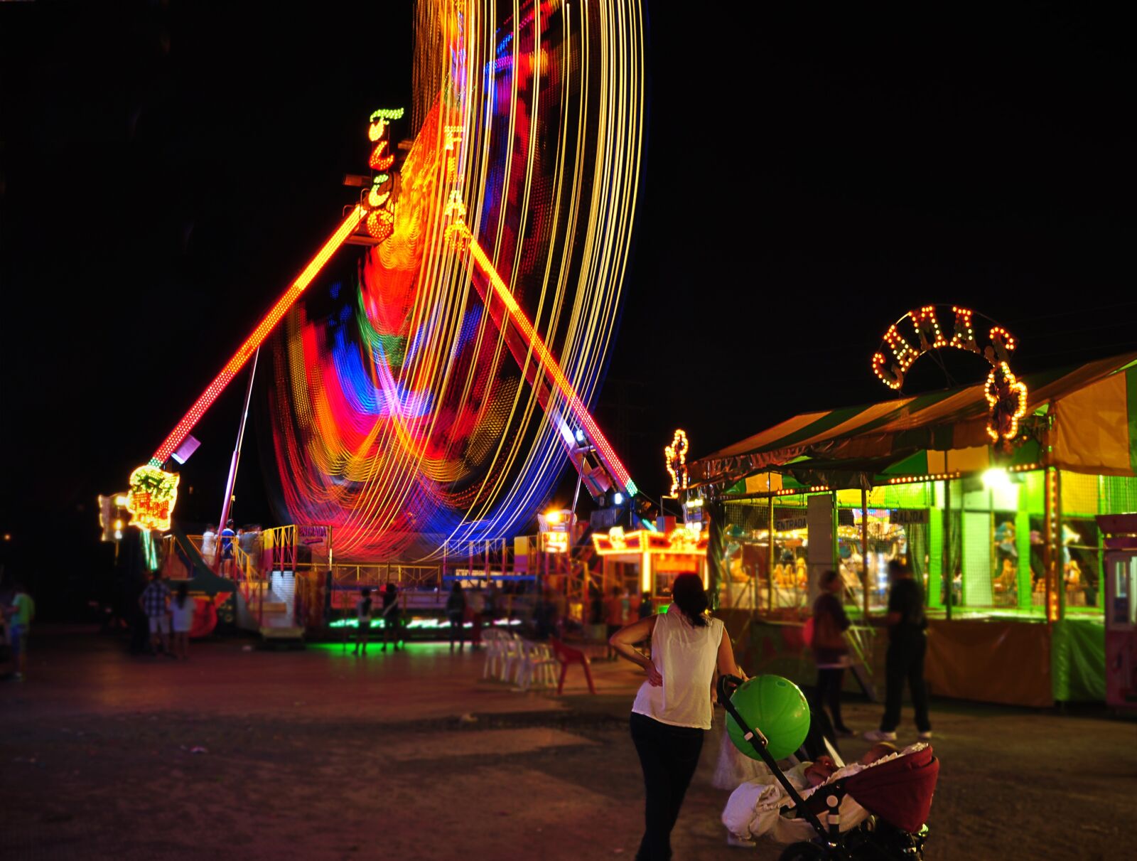 Nikon D90 sample photo. Carousel, light, night photography