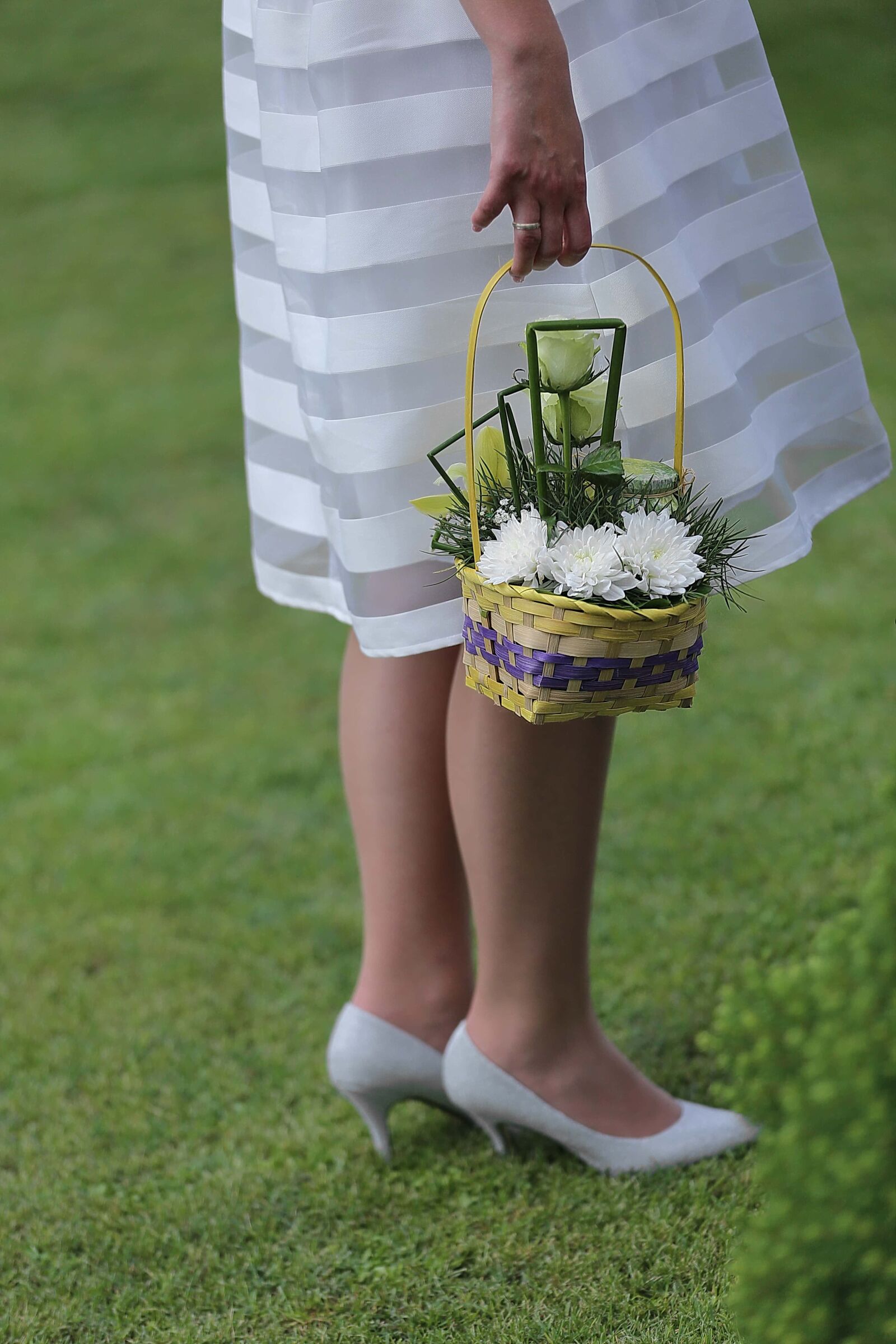 Canon EOS 6D sample photo. Skirt, silk, hand, legs photography