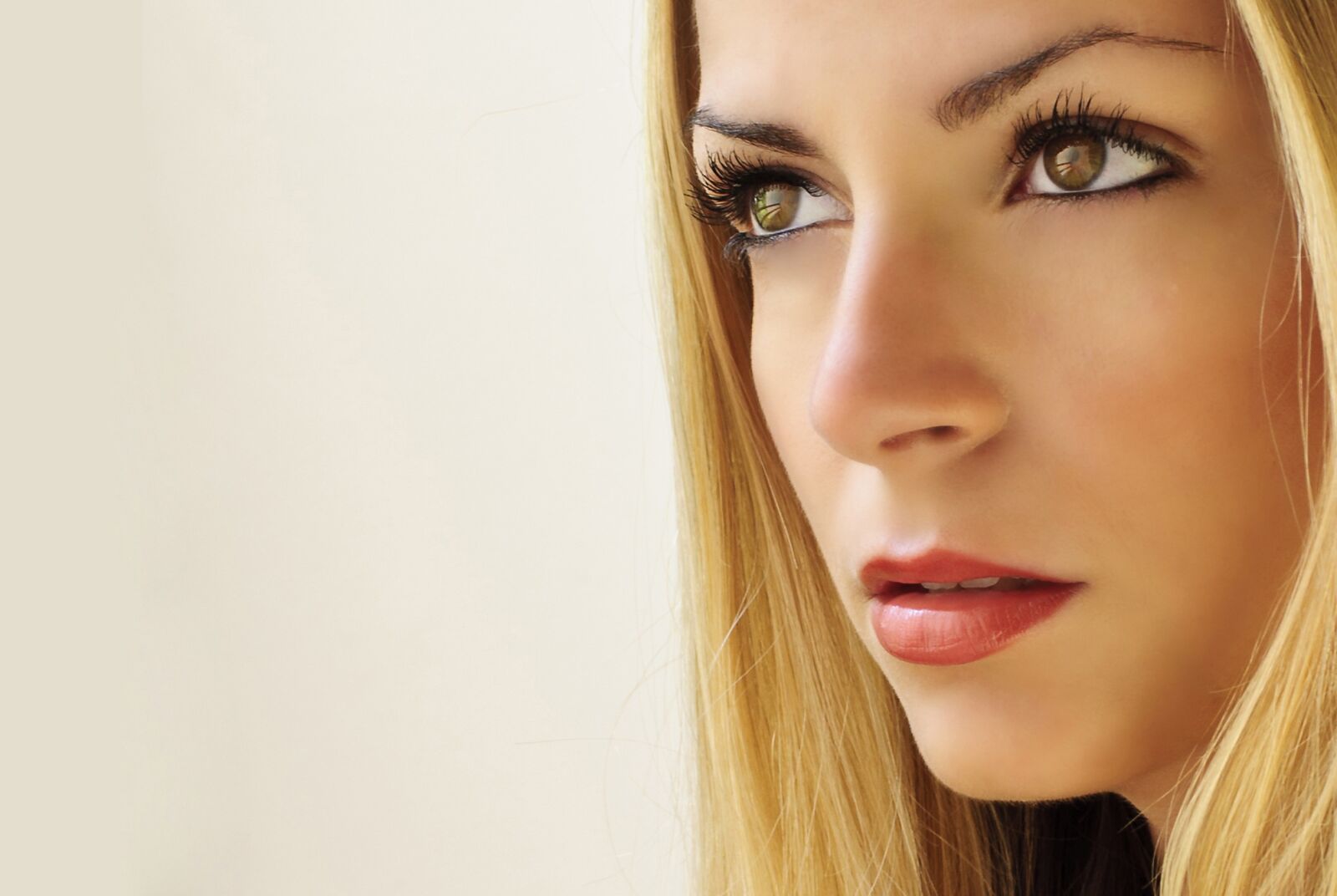 Nikon D5000 sample photo. Woman, young, portrait photography