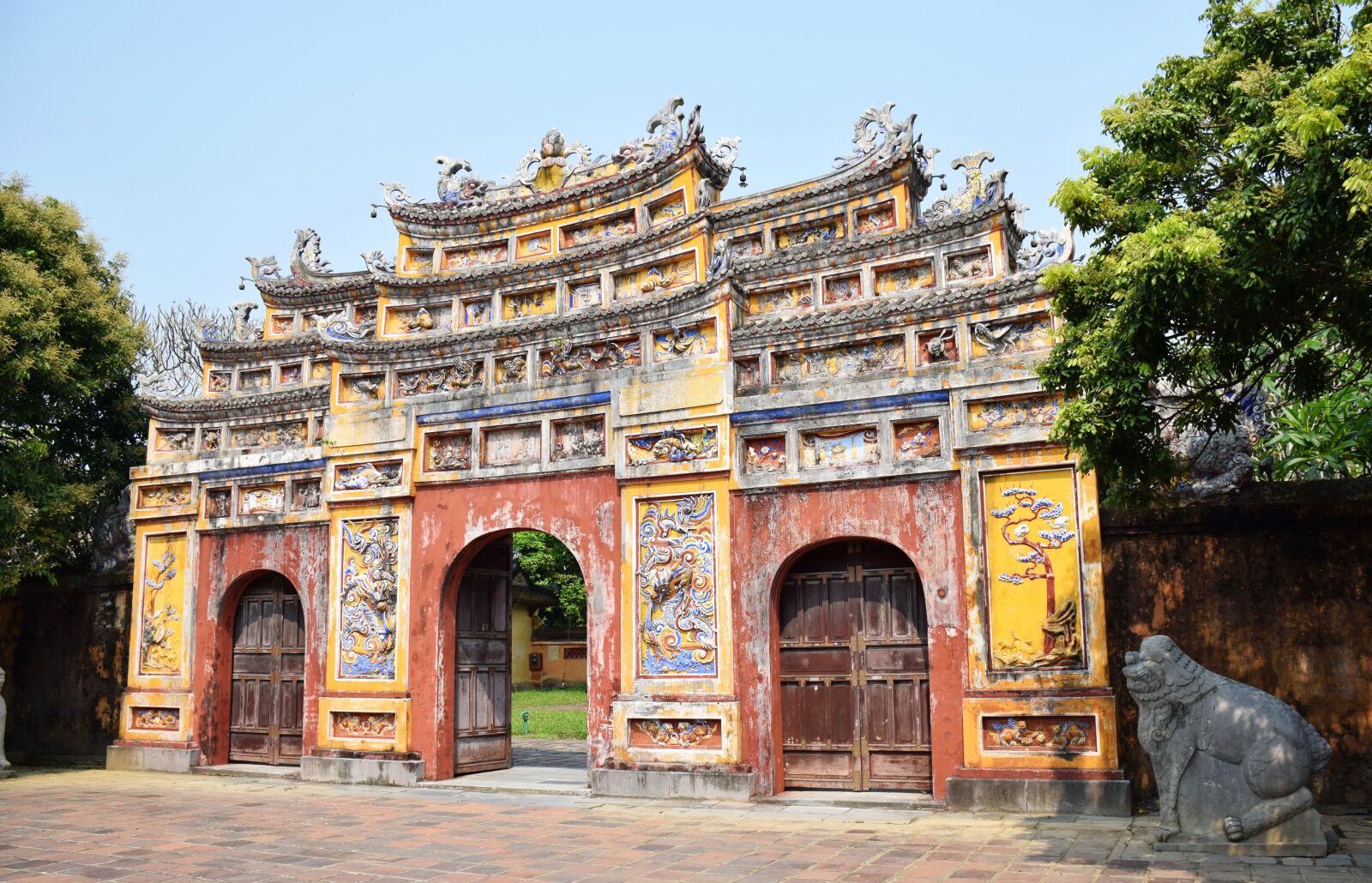 Nikon D5300 sample photo. Hue architecture, hue city photography