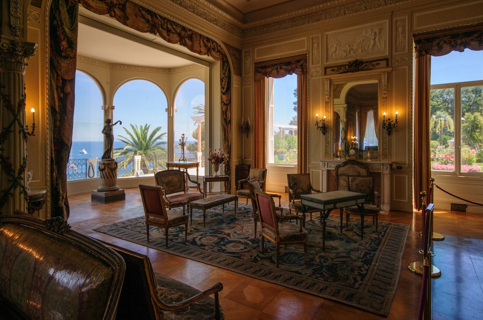 Nikon D300 sample photo. Room, exhibition, splendor photography