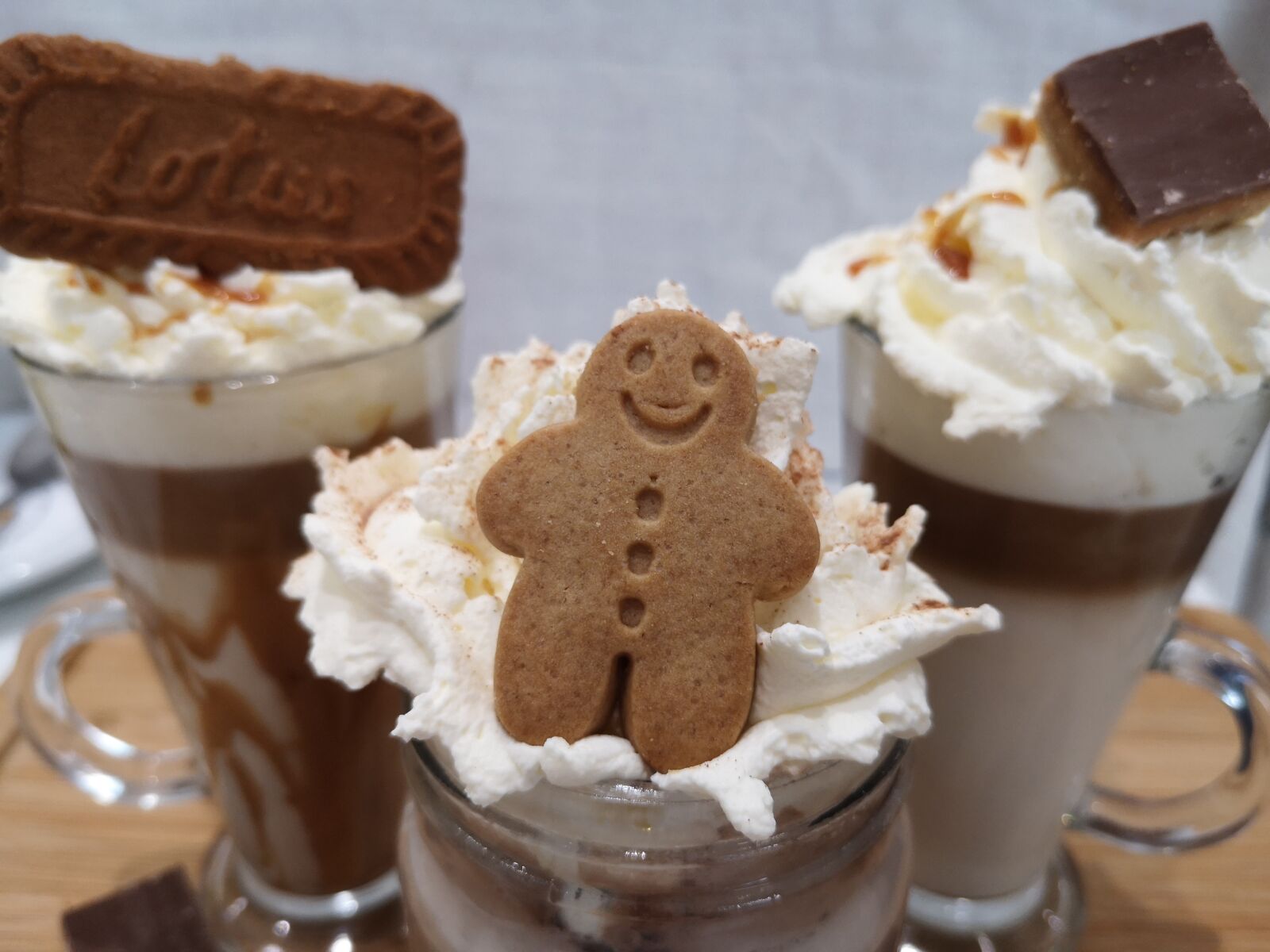 HUAWEI P20 sample photo. Gingerbread, beverages, winter photography
