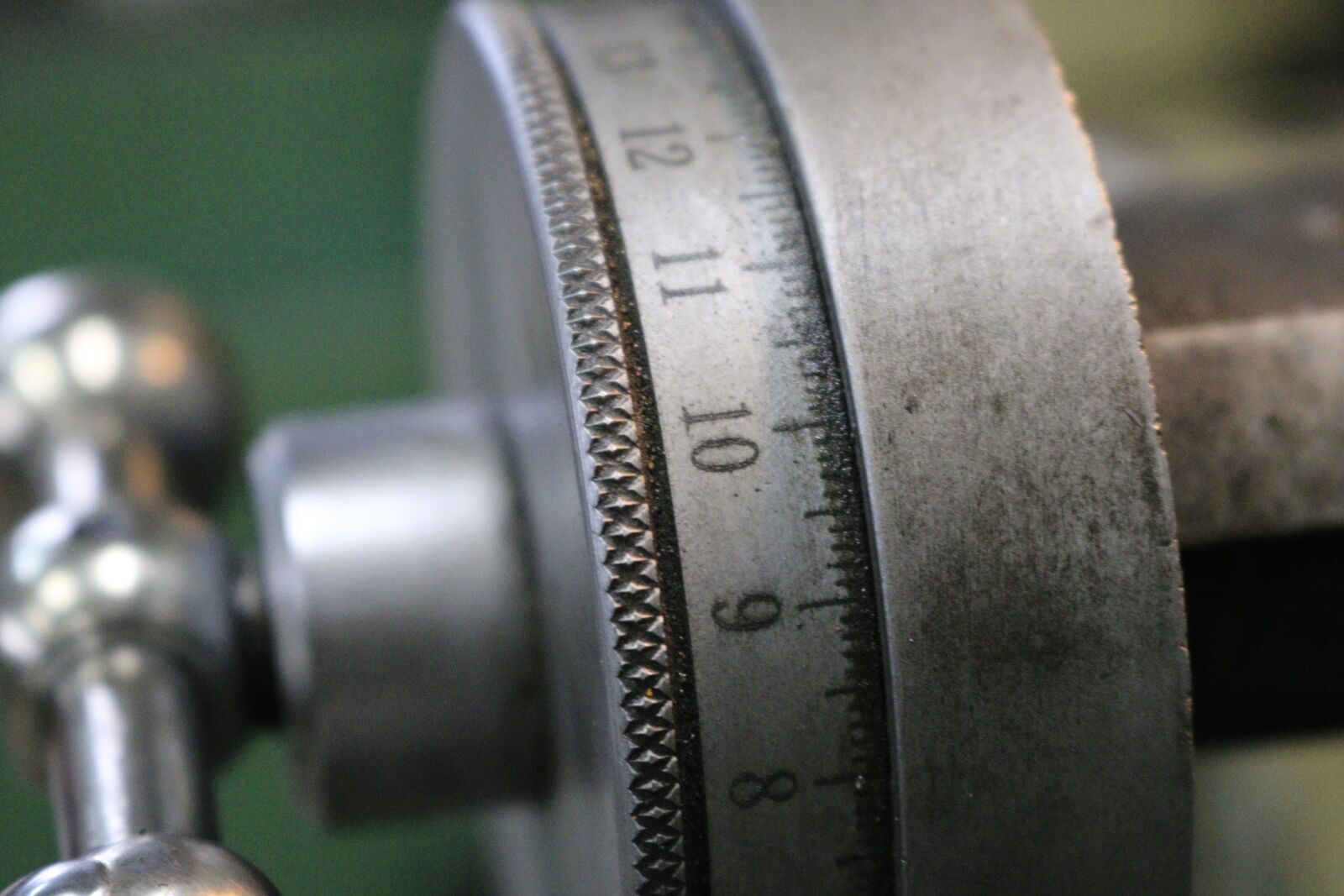 Canon EOS 750D (EOS Rebel T6i / EOS Kiss X8i) sample photo. Ferro, iron, clock photography