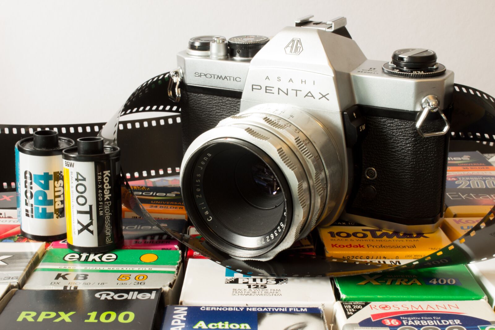 Canon EOS 600D (Rebel EOS T3i / EOS Kiss X5) sample photo. Analog, camera, film photography