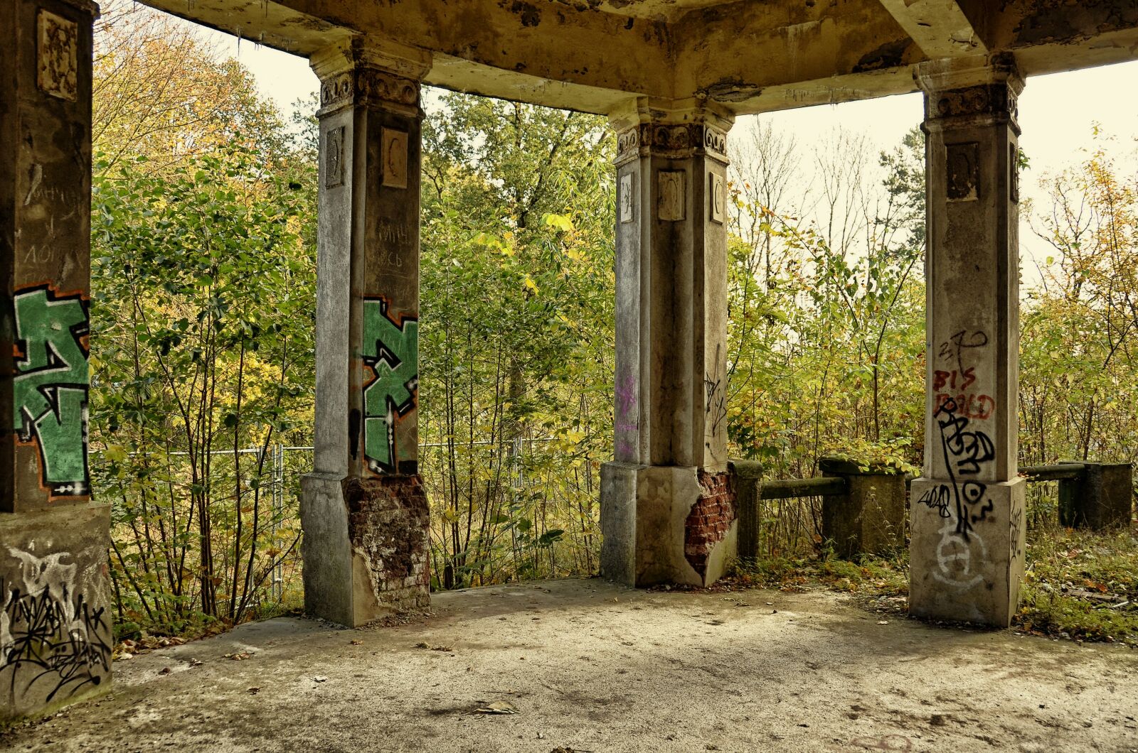 Nikon D5100 sample photo. Ruin, villa, lapsed photography