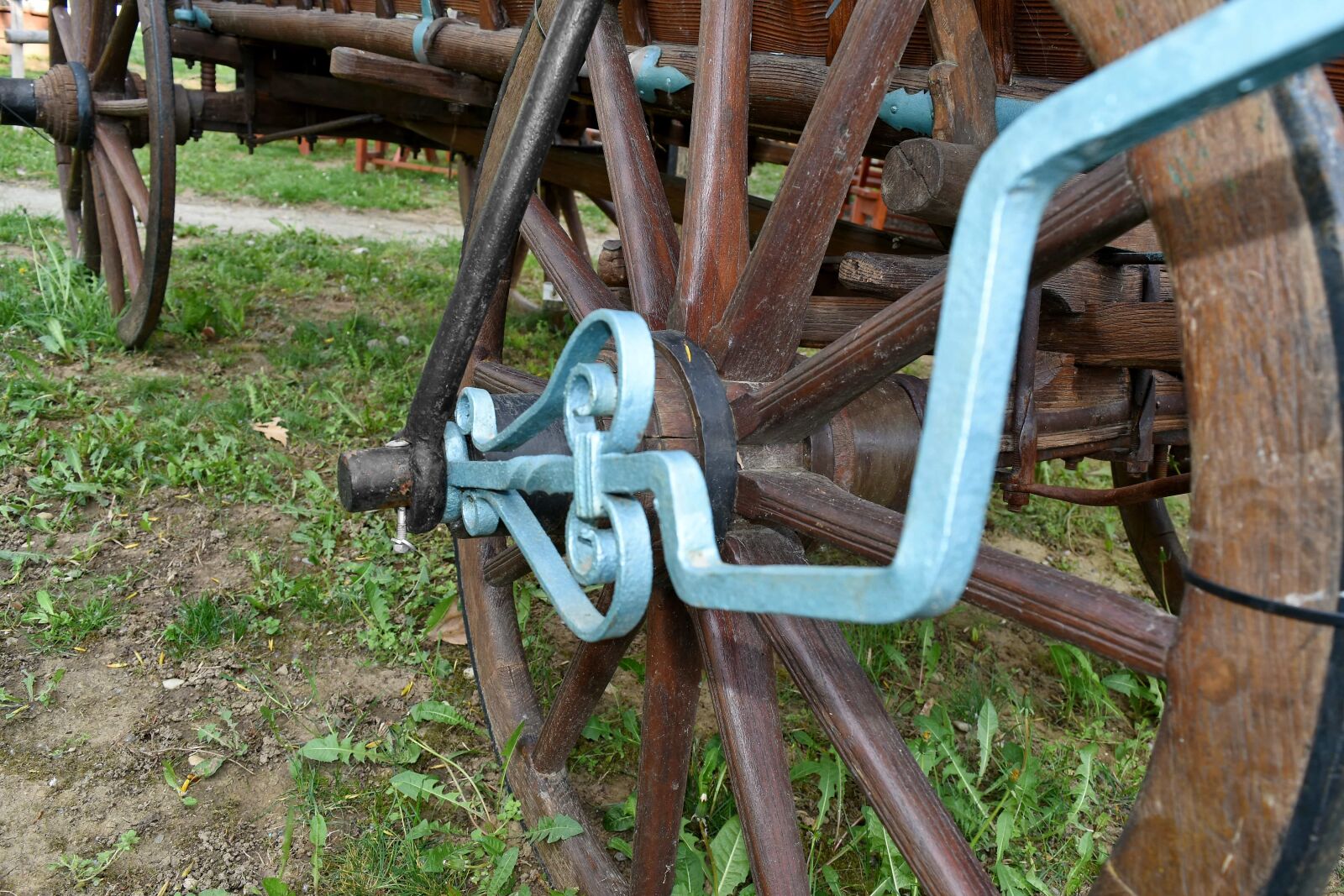 Nikon D5500 sample photo. Wood, wheel, device, old photography