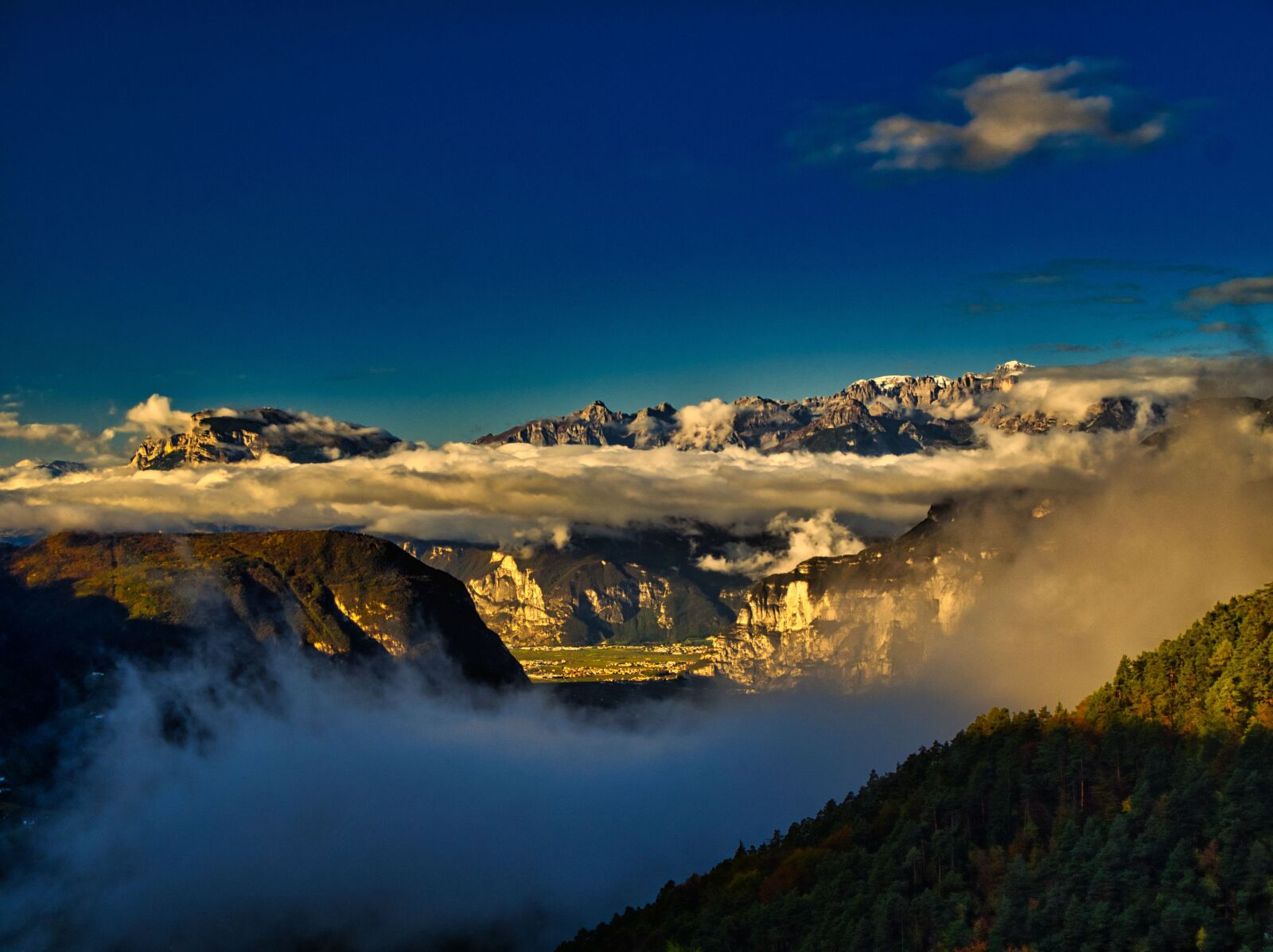 Olympus OM-D E-M10 III sample photo. Salorno, south tyrol, gfrill photography